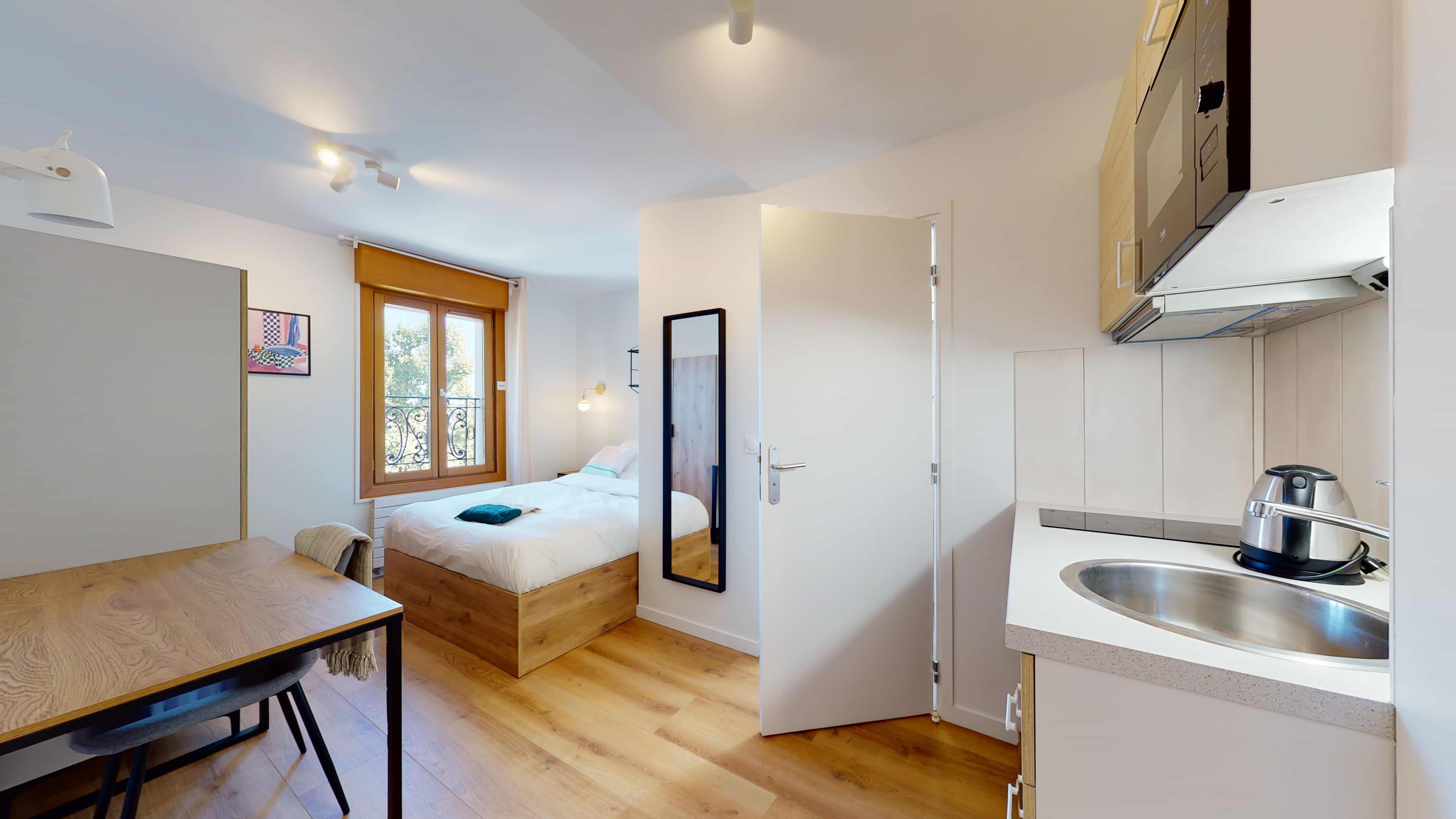 Studio For One Person - 11 - 1