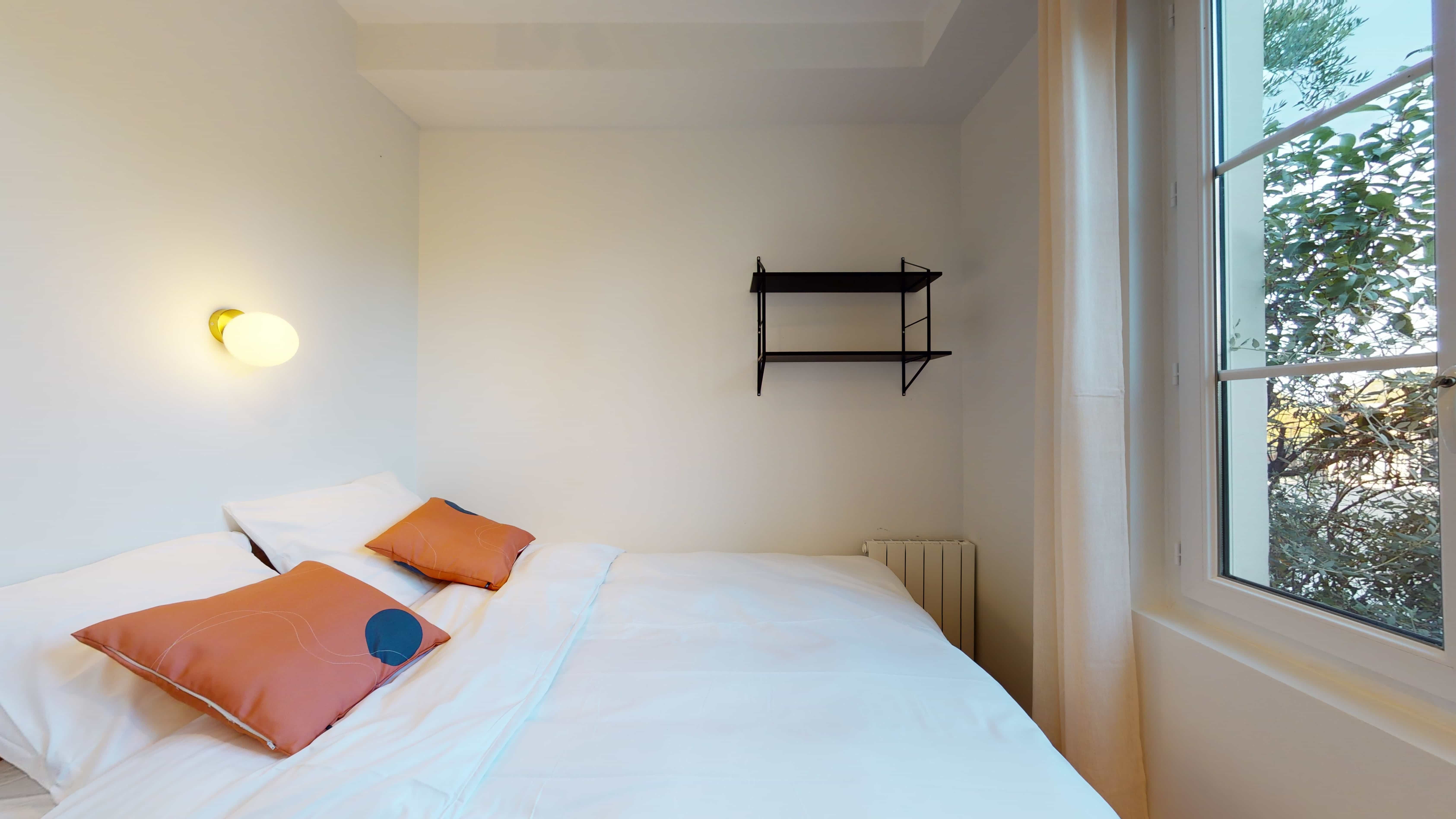 Room For One Person - 17 - 1