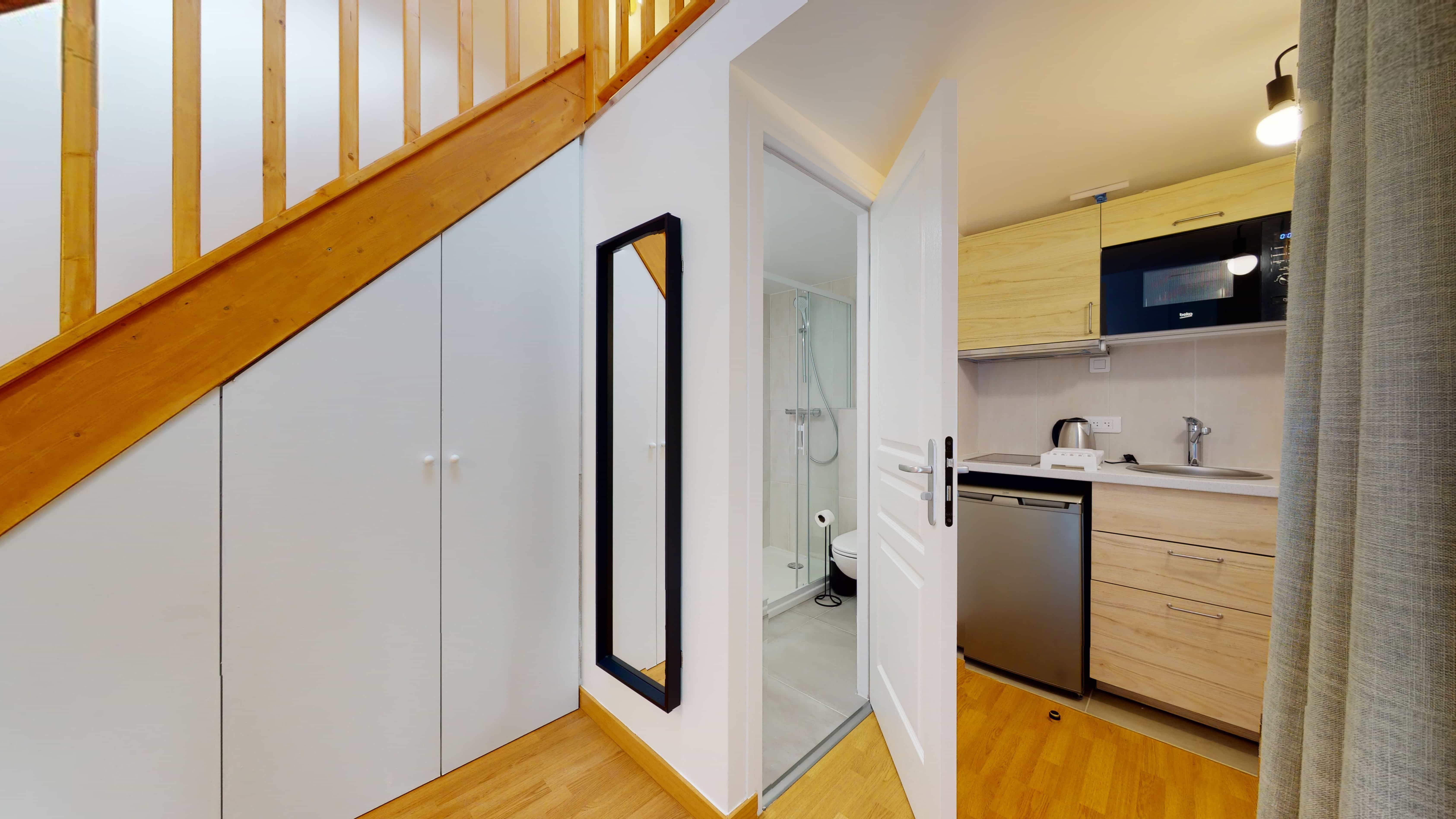Studio For One Person - 7 - 3