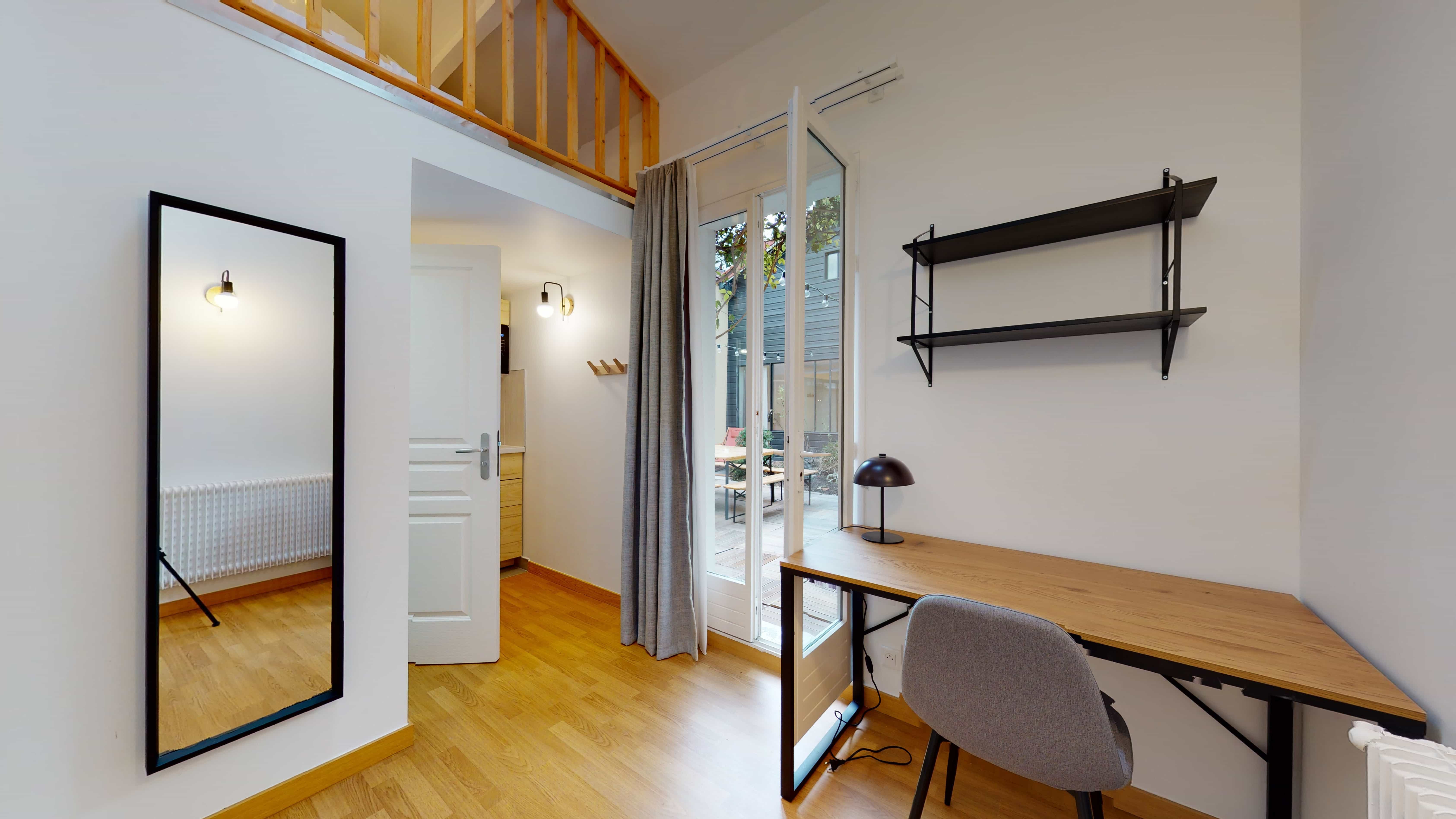 Studio For One Person - 7 - 1