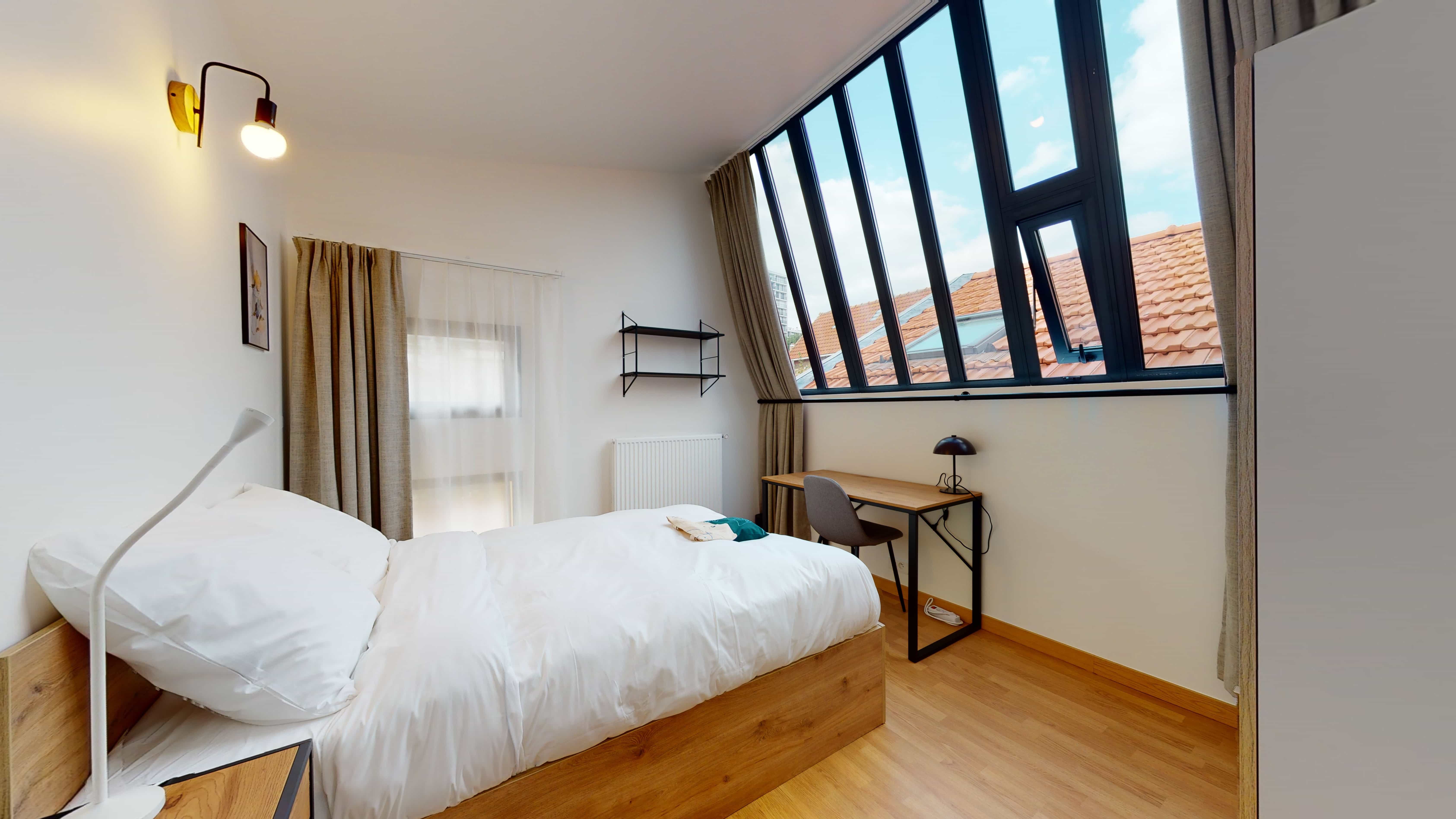Room For One Person - 14 - 1