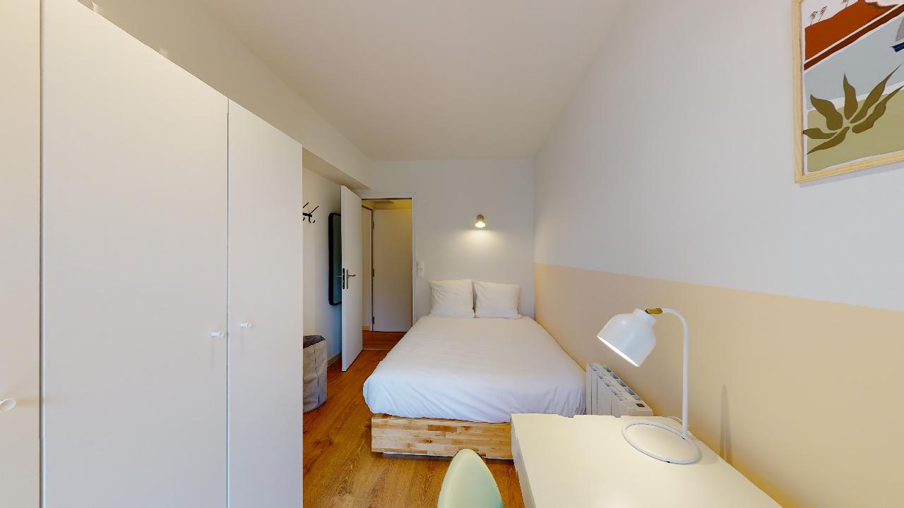 Room For One Person - 1 - 3