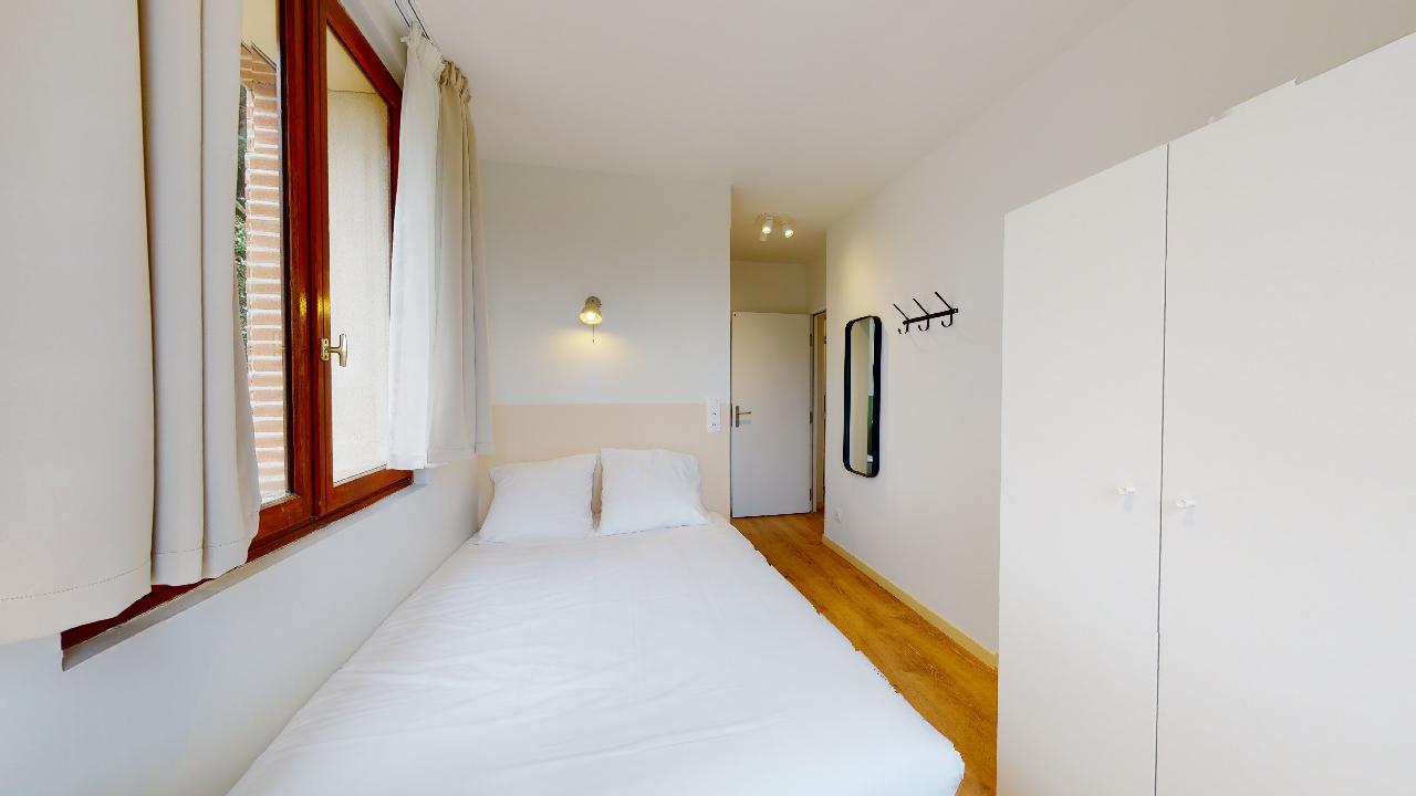 Room For One Person - 3 - 2