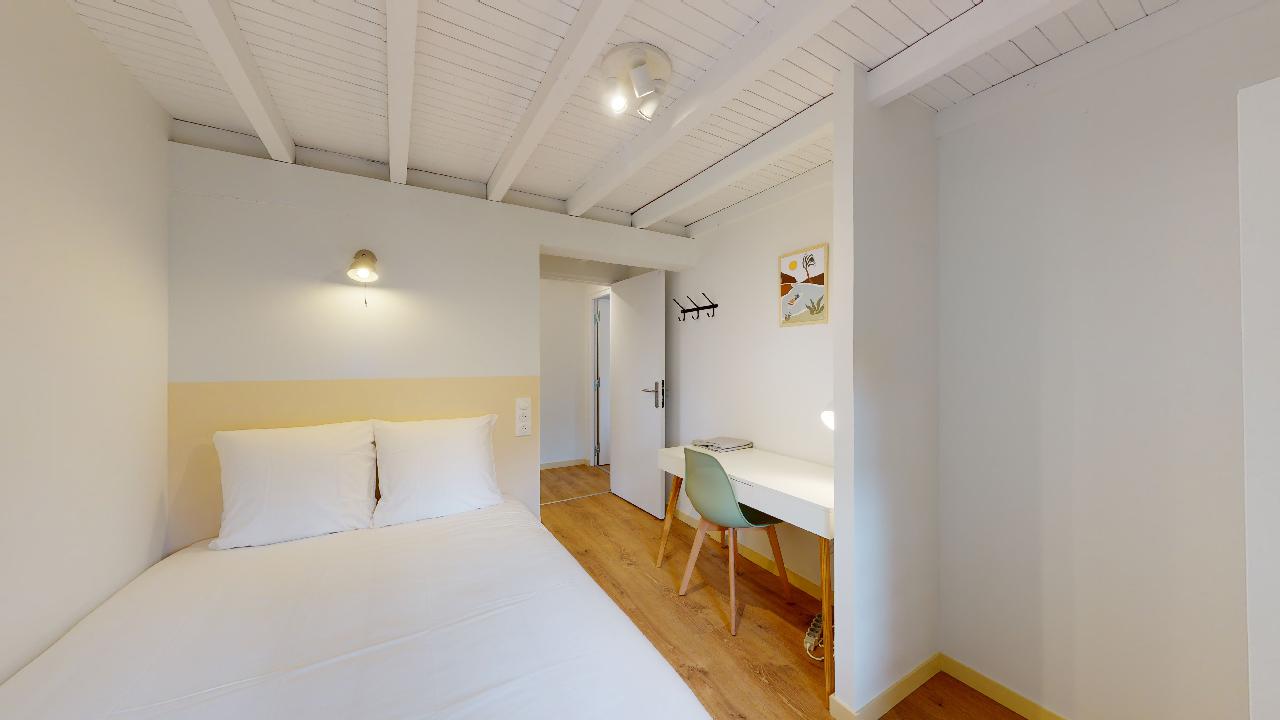 Room For One Person - 7 - 4