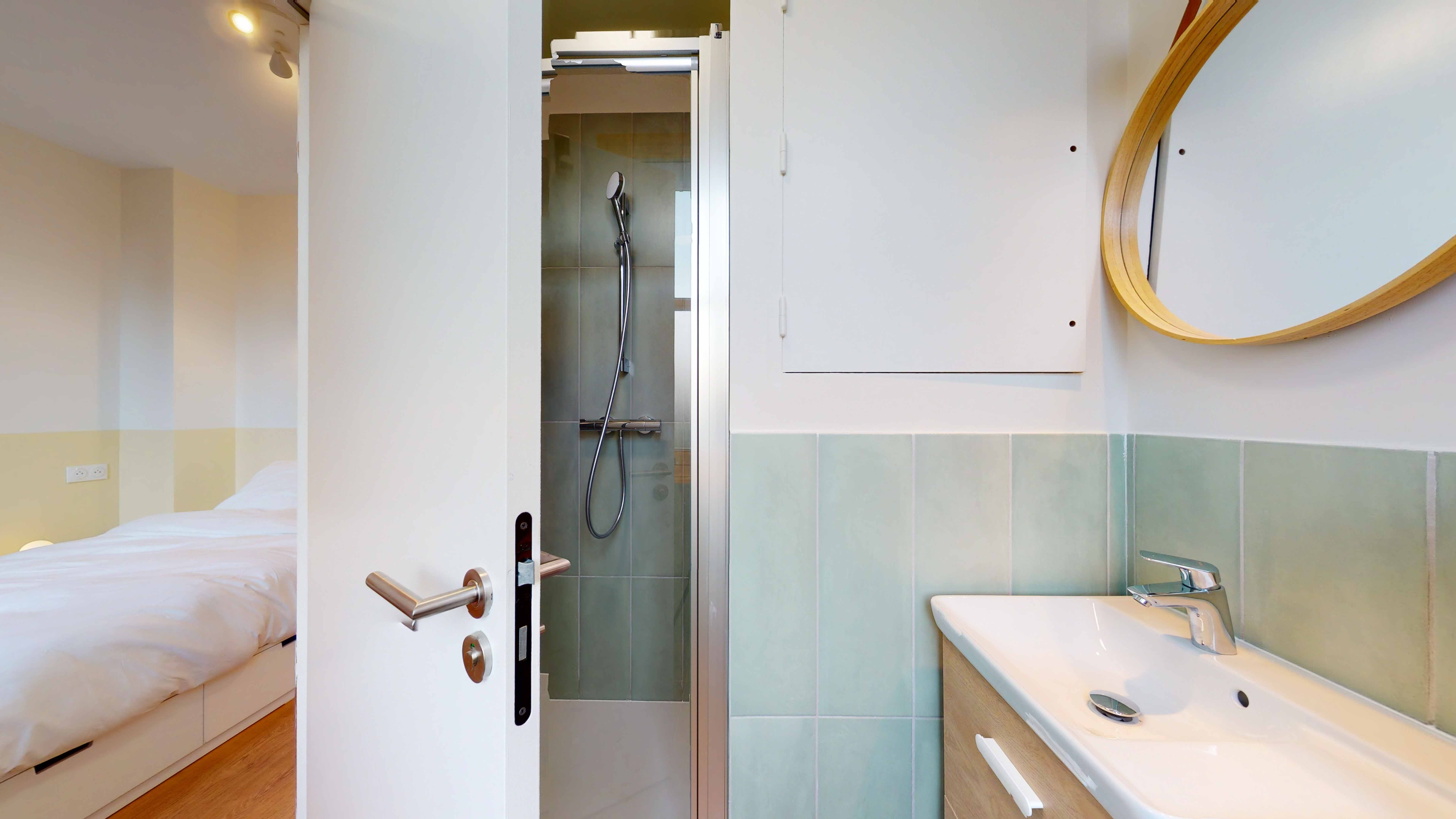 Room For One Person - 5 - Lucette - Gallery - 4