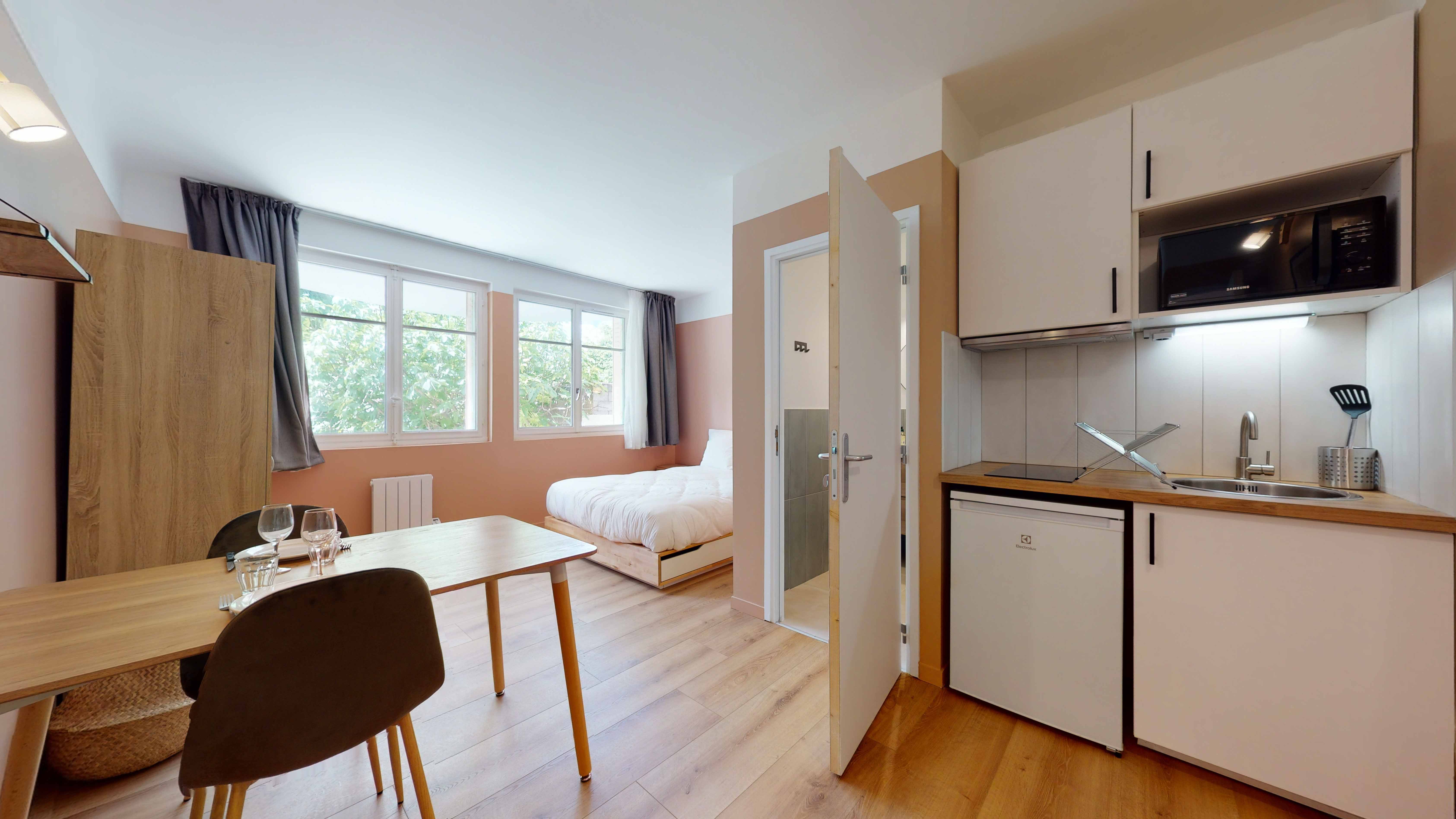 Studio For Two People - 1 - Lizzi - Gallery - 4