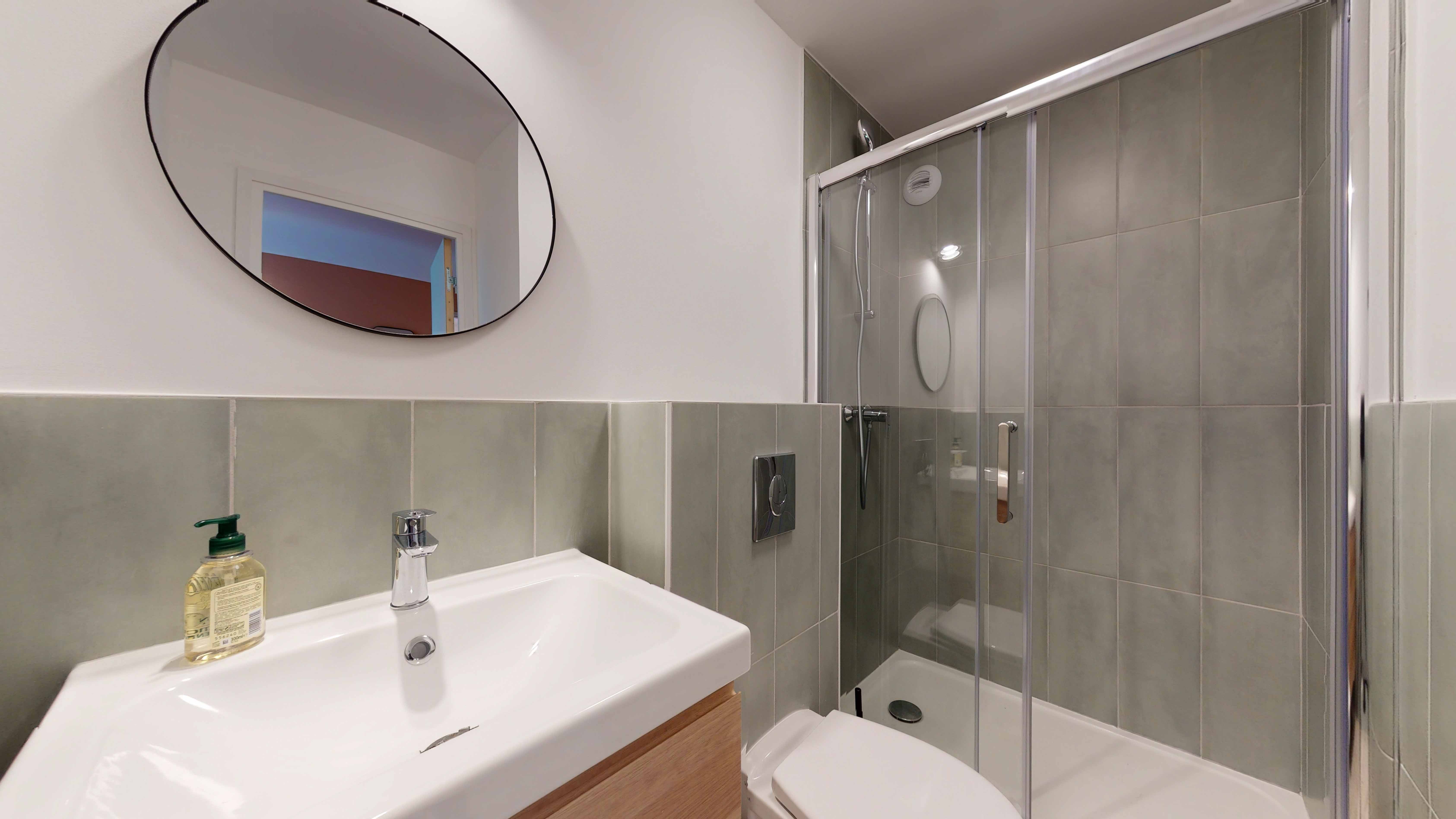 Studio For Two People - 1 - Lizzi - Gallery - 1