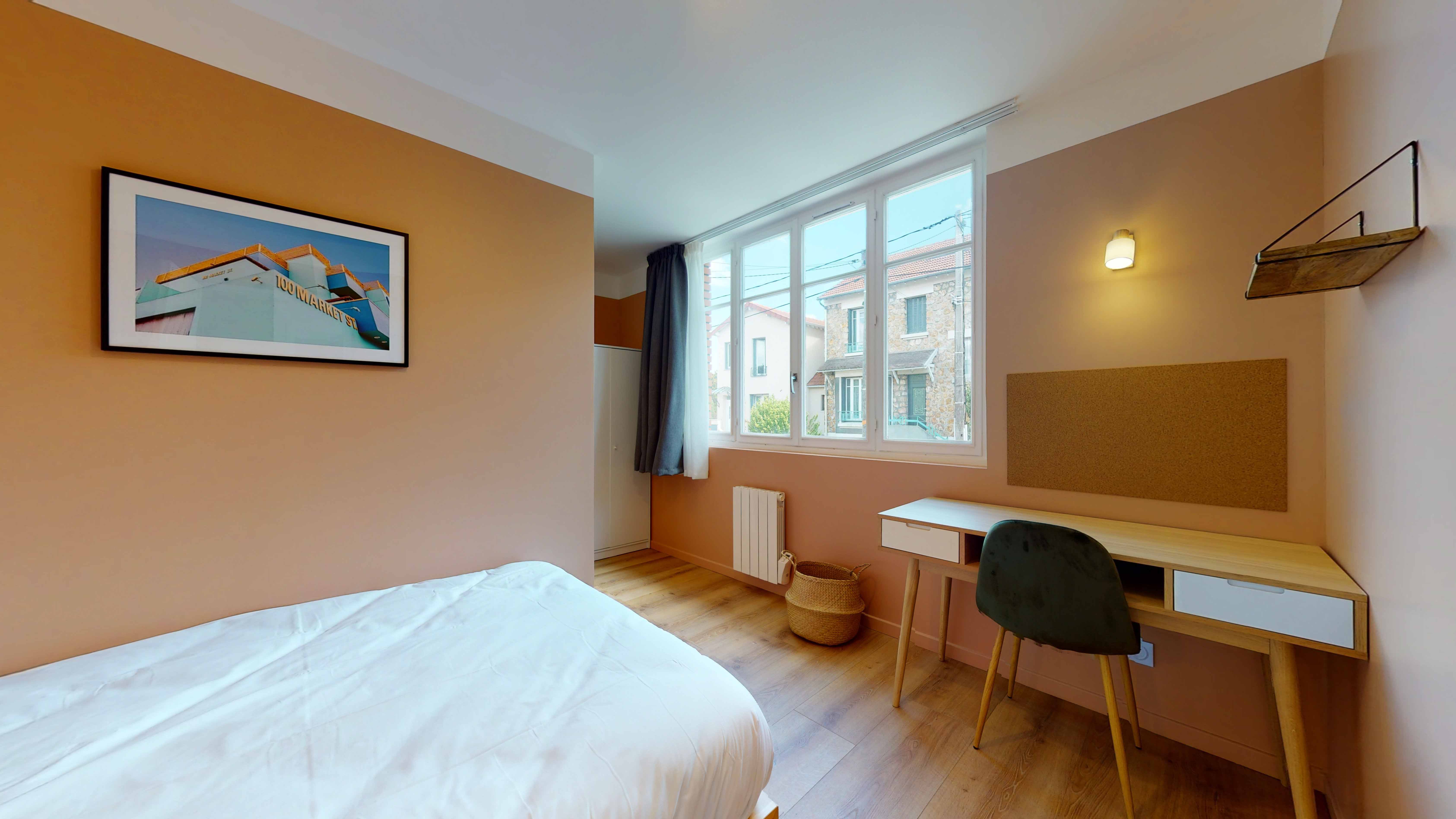 Room For One Person - 4 - Lizzi - Gallery - 1