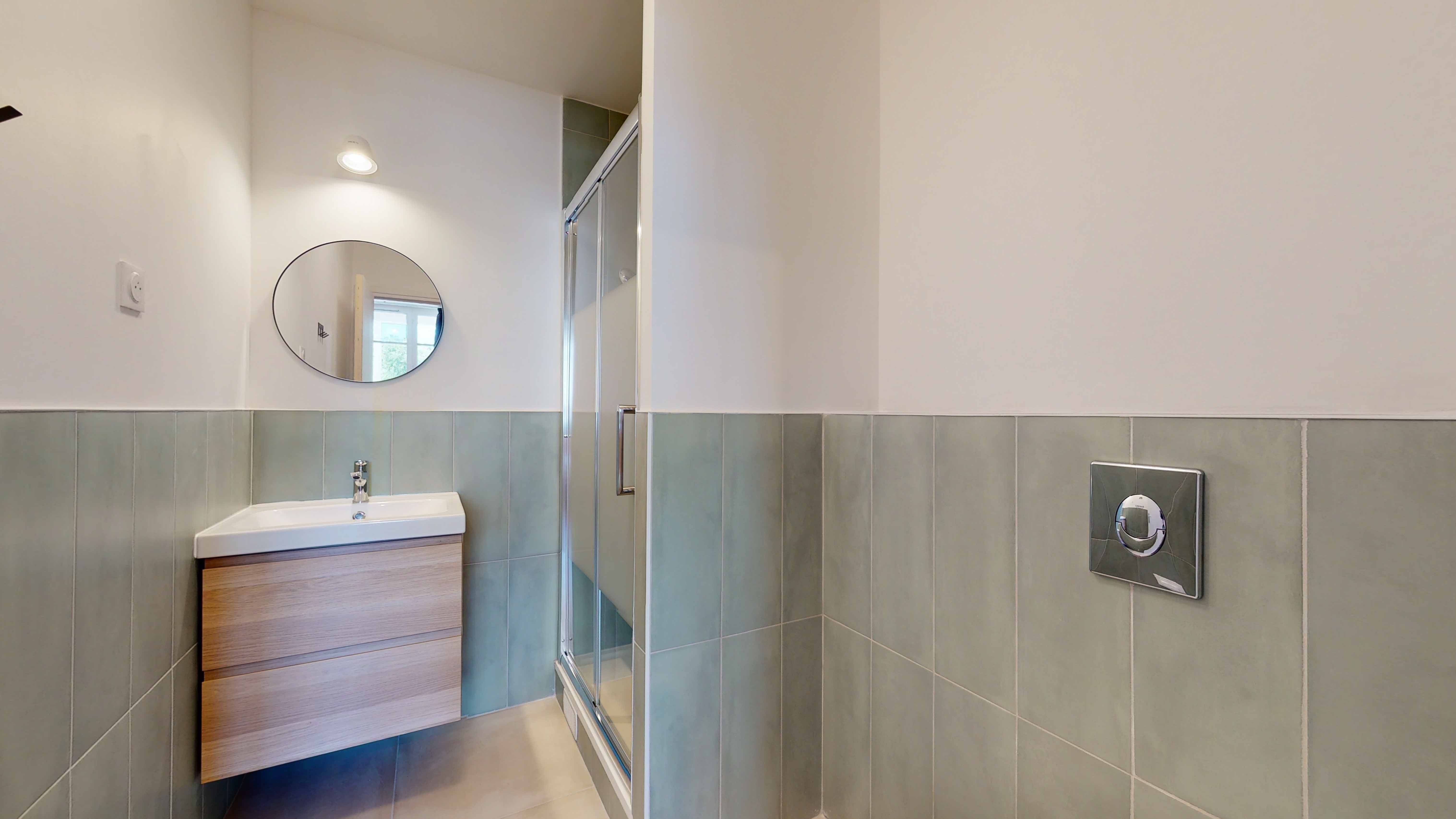Room For One Person - 7 - Lizzi - Gallery - 1