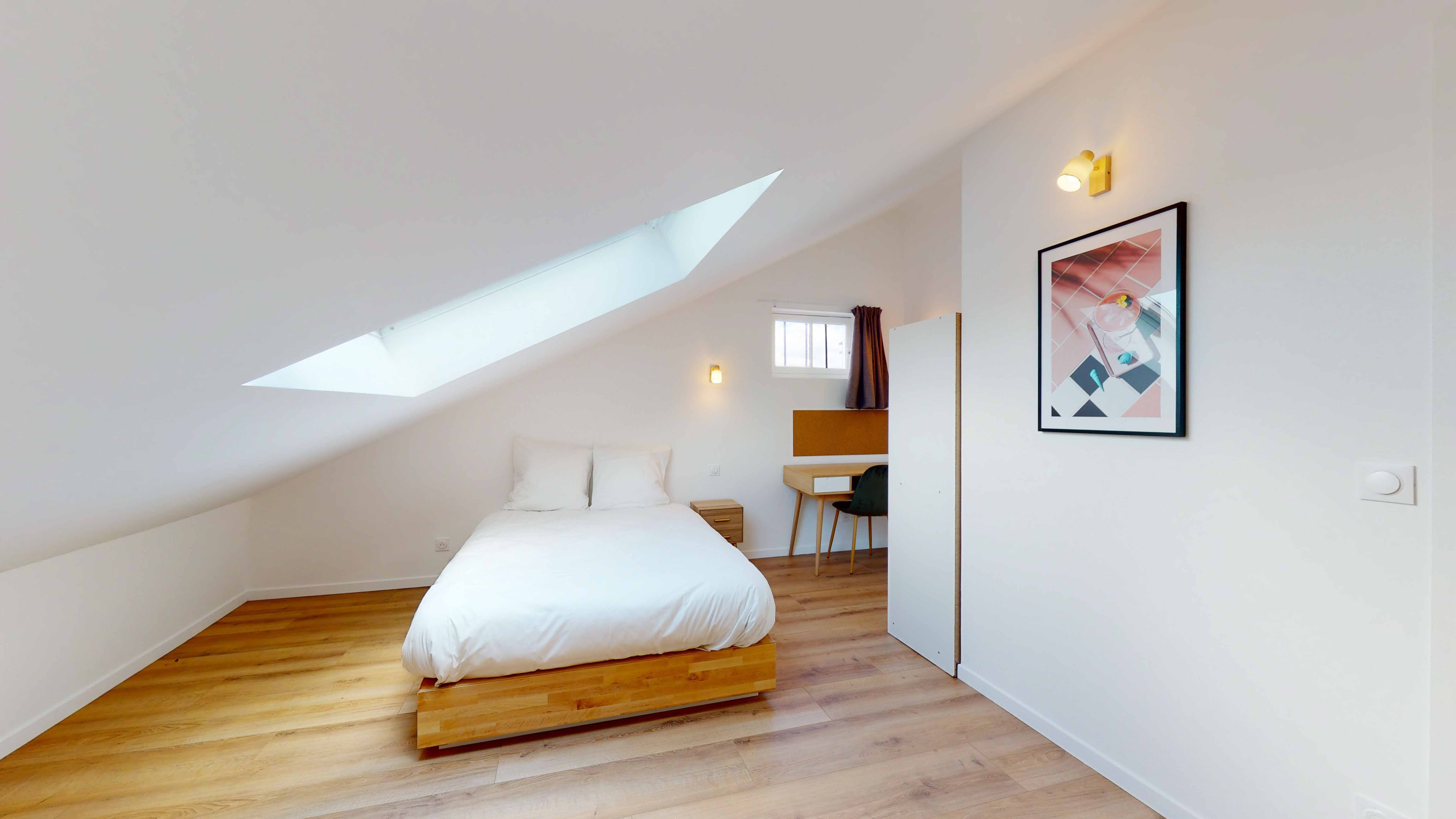 Room For One Person - 9 - Lizzi - Gallery - 2