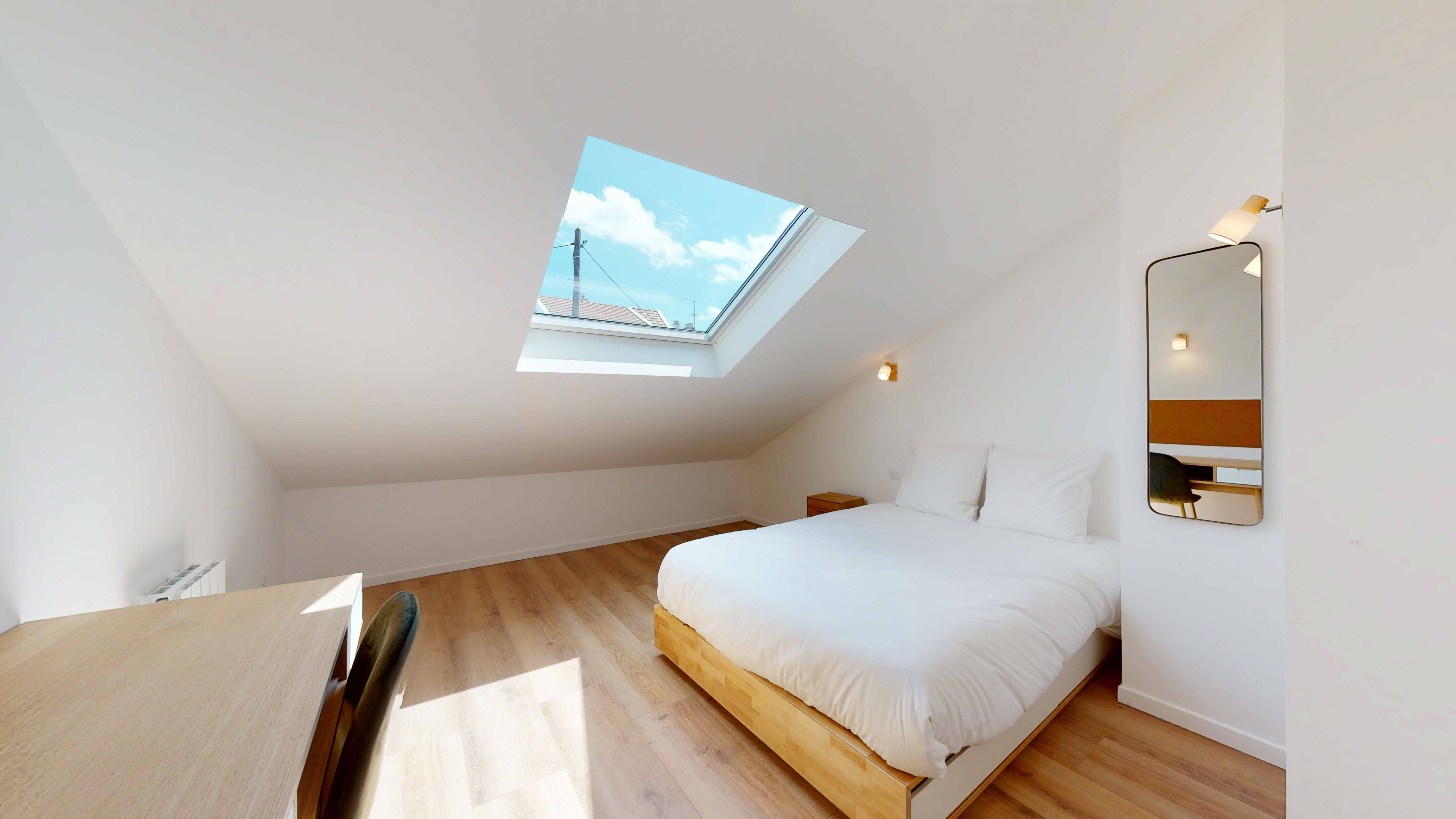 Room For One Person - 11 - Lizzi - Gallery - 3