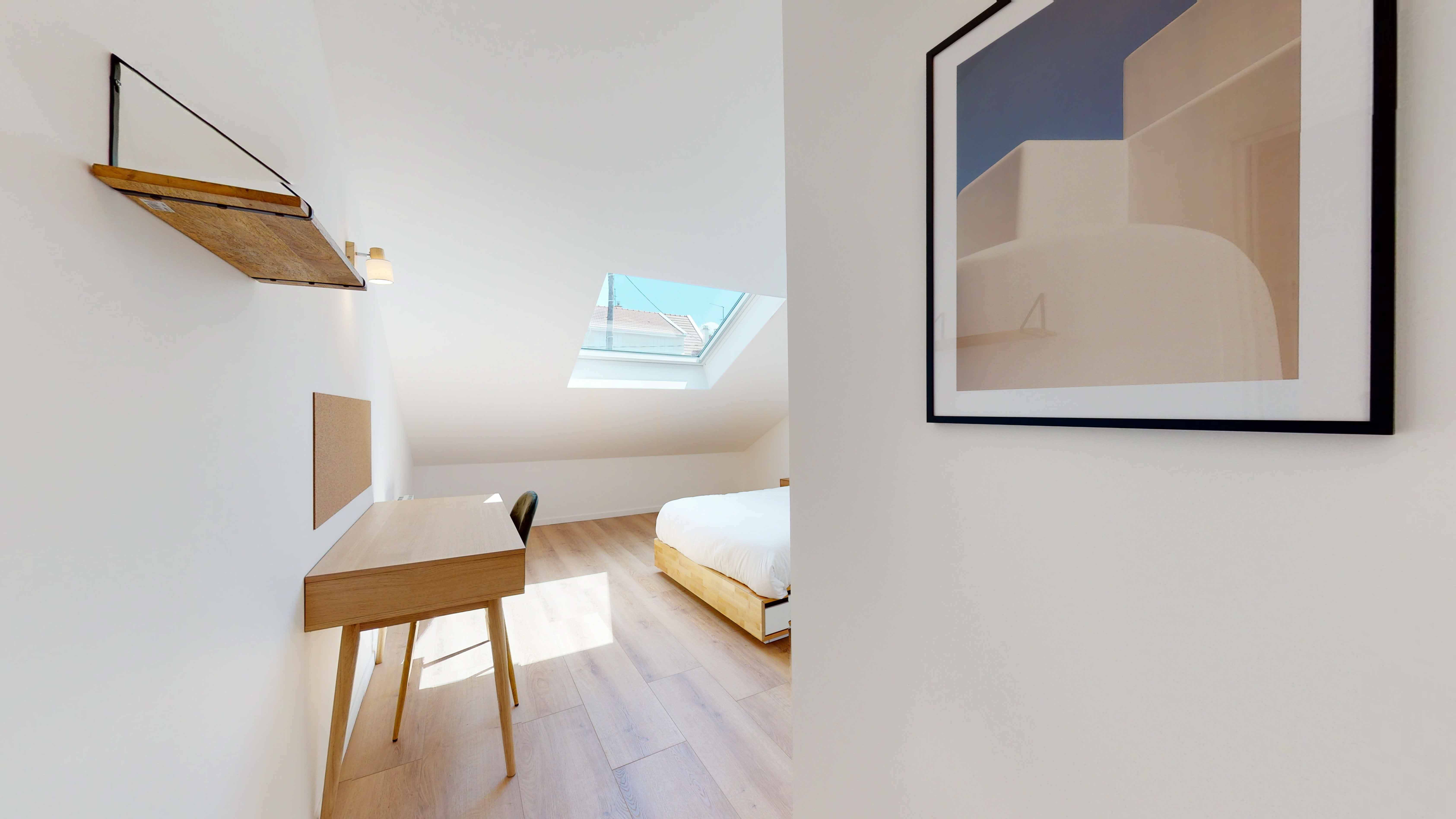 Room For One Person - 11 - Lizzi - Gallery - 1