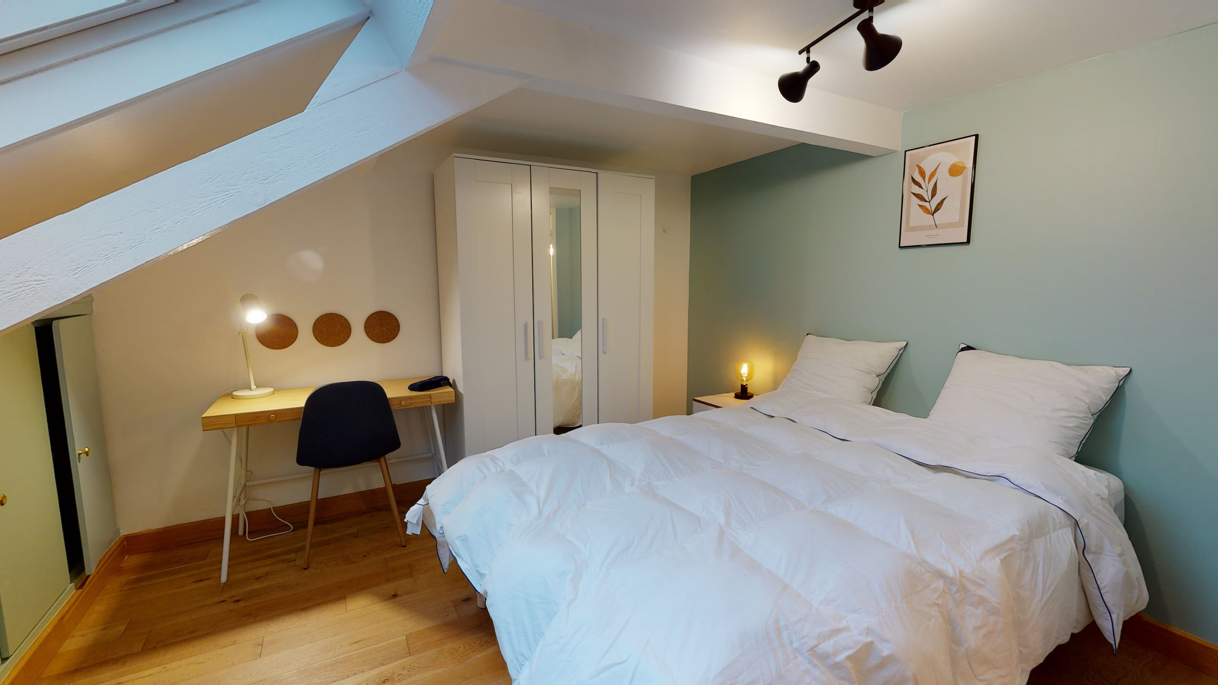 Room 7 - 1
