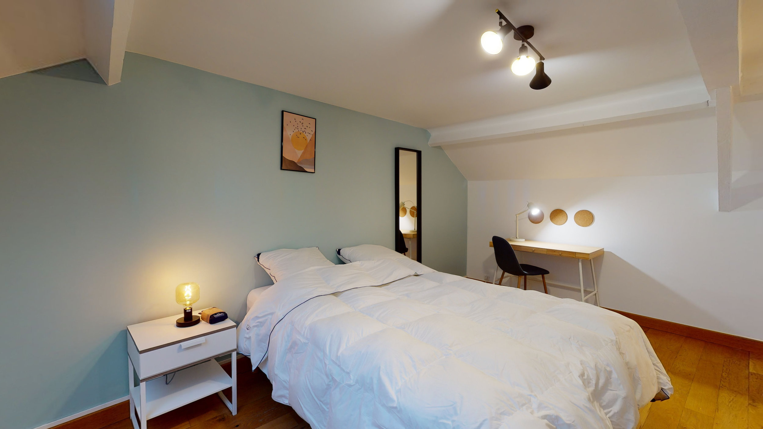 Room 8 - 1