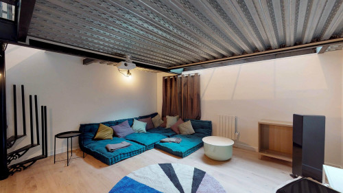Lazare - Gallery - 5