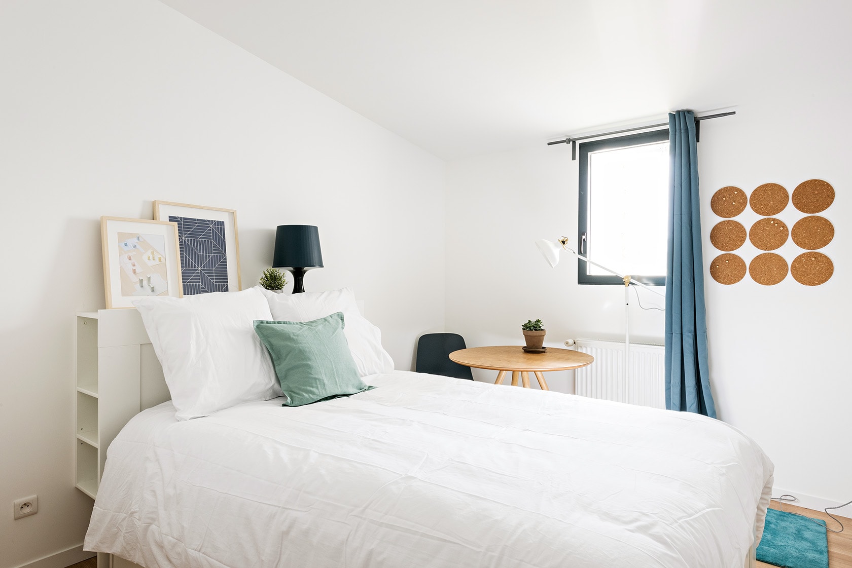 Room For One Person - 2 - Lazare - Gallery - 1