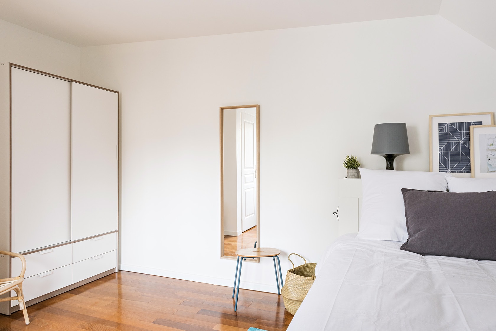 Room For One Person - 3 - 1