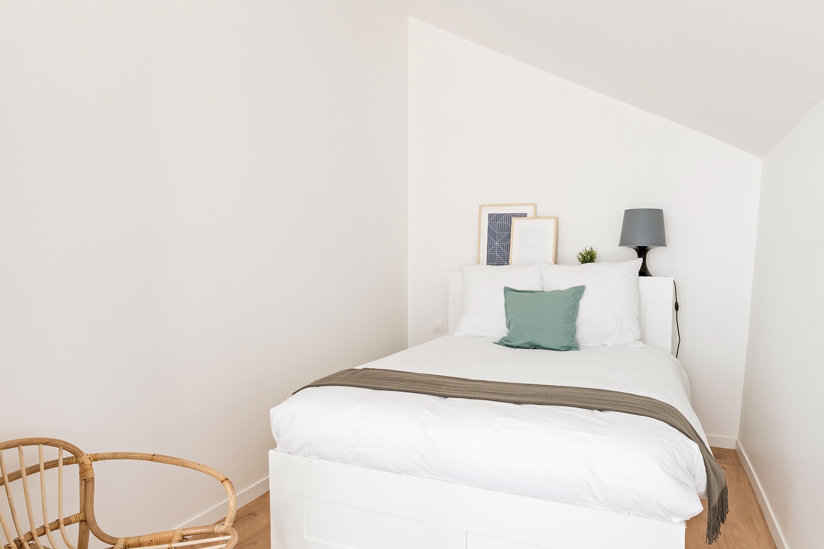 Room For One Person - 7 - 1
