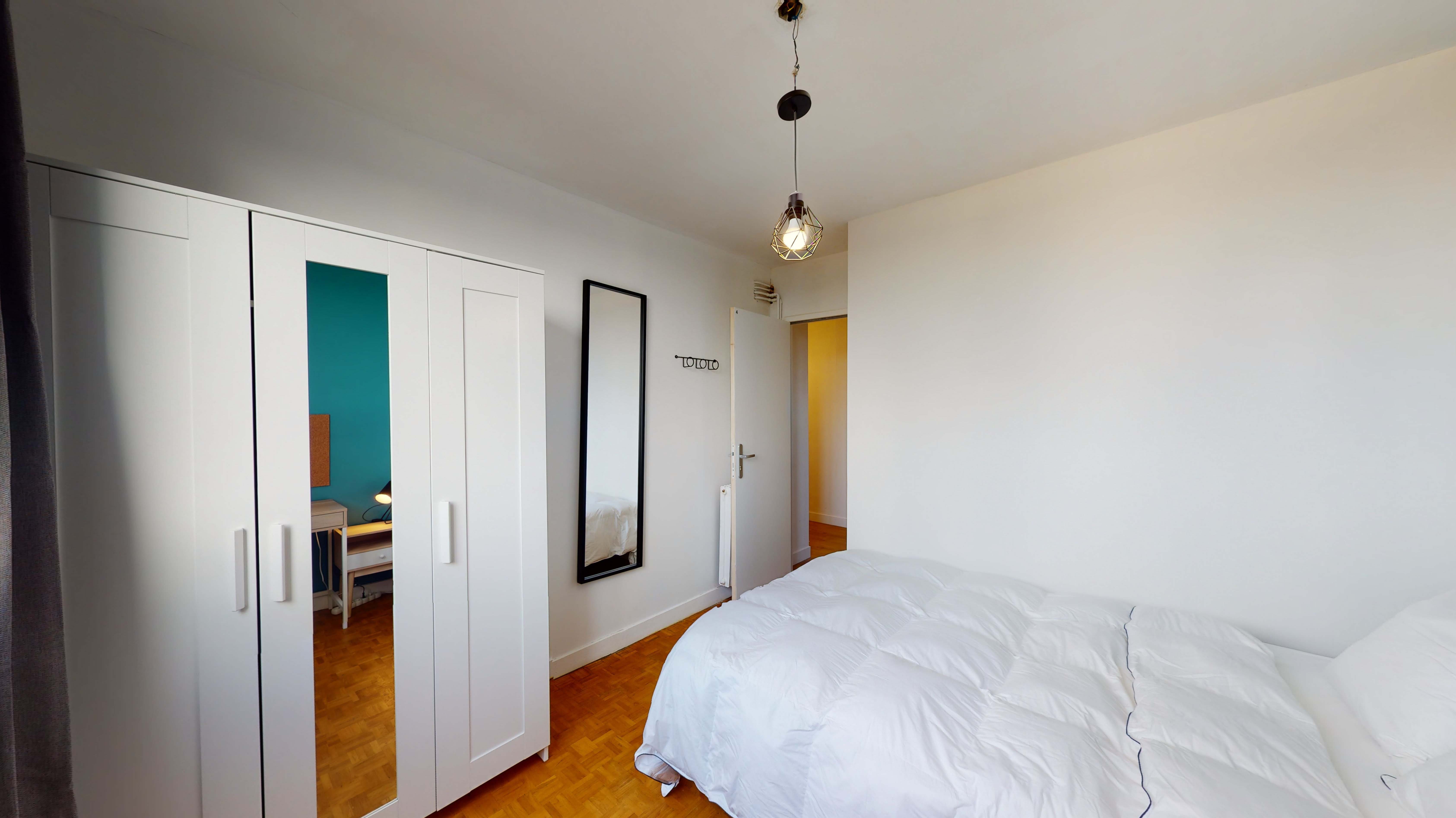 Room 4 - 3