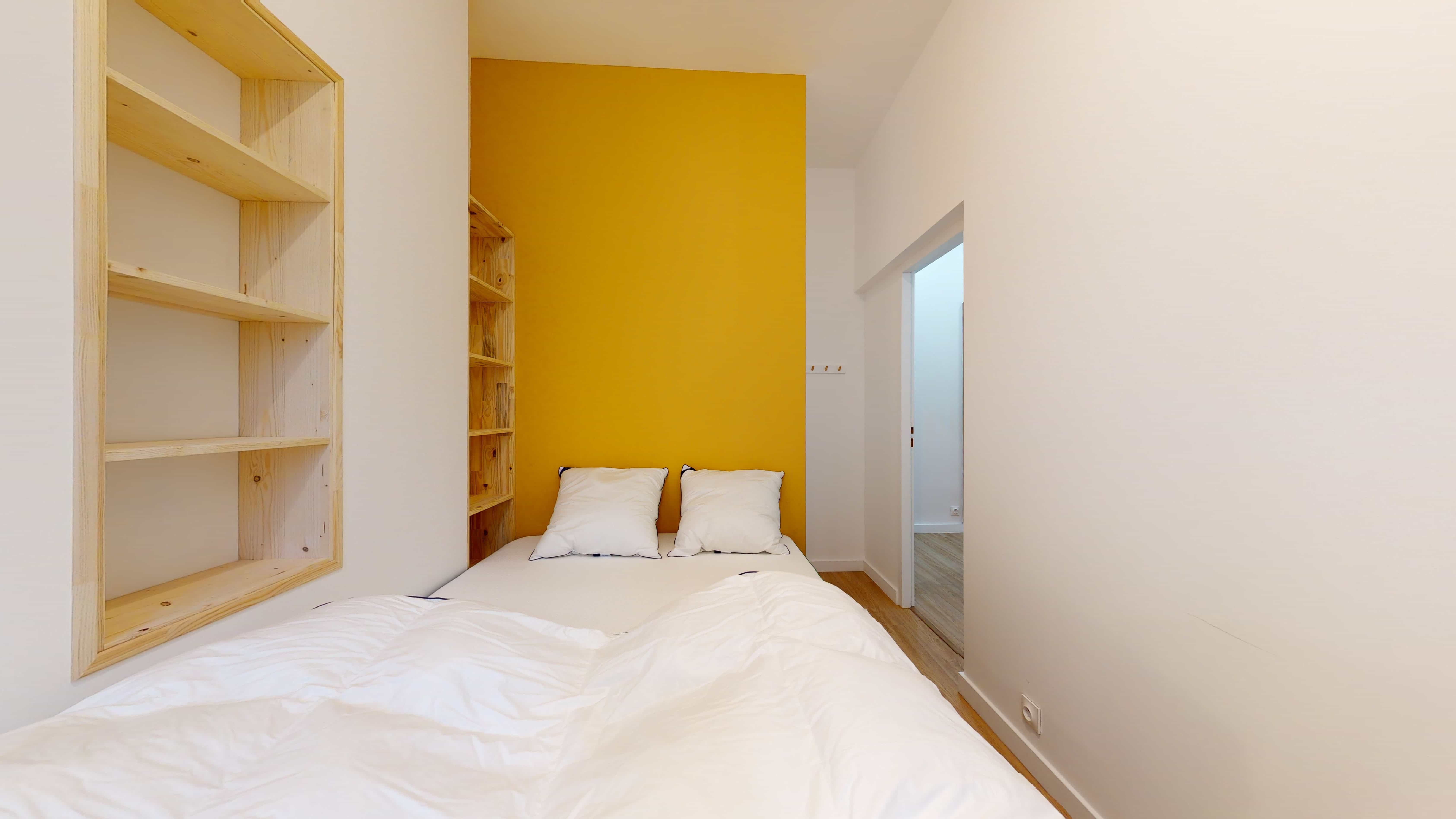  Room 6  -  Marseille Athènes  - Gallery -  1