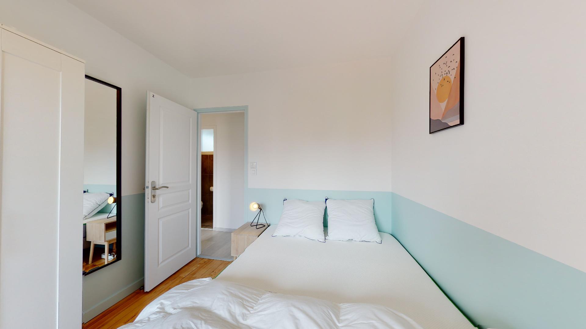 Room 2 - 2