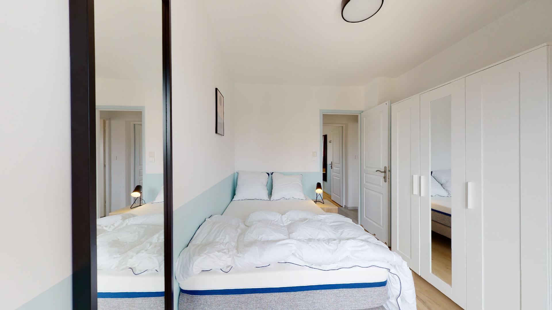 Room 1 - 1