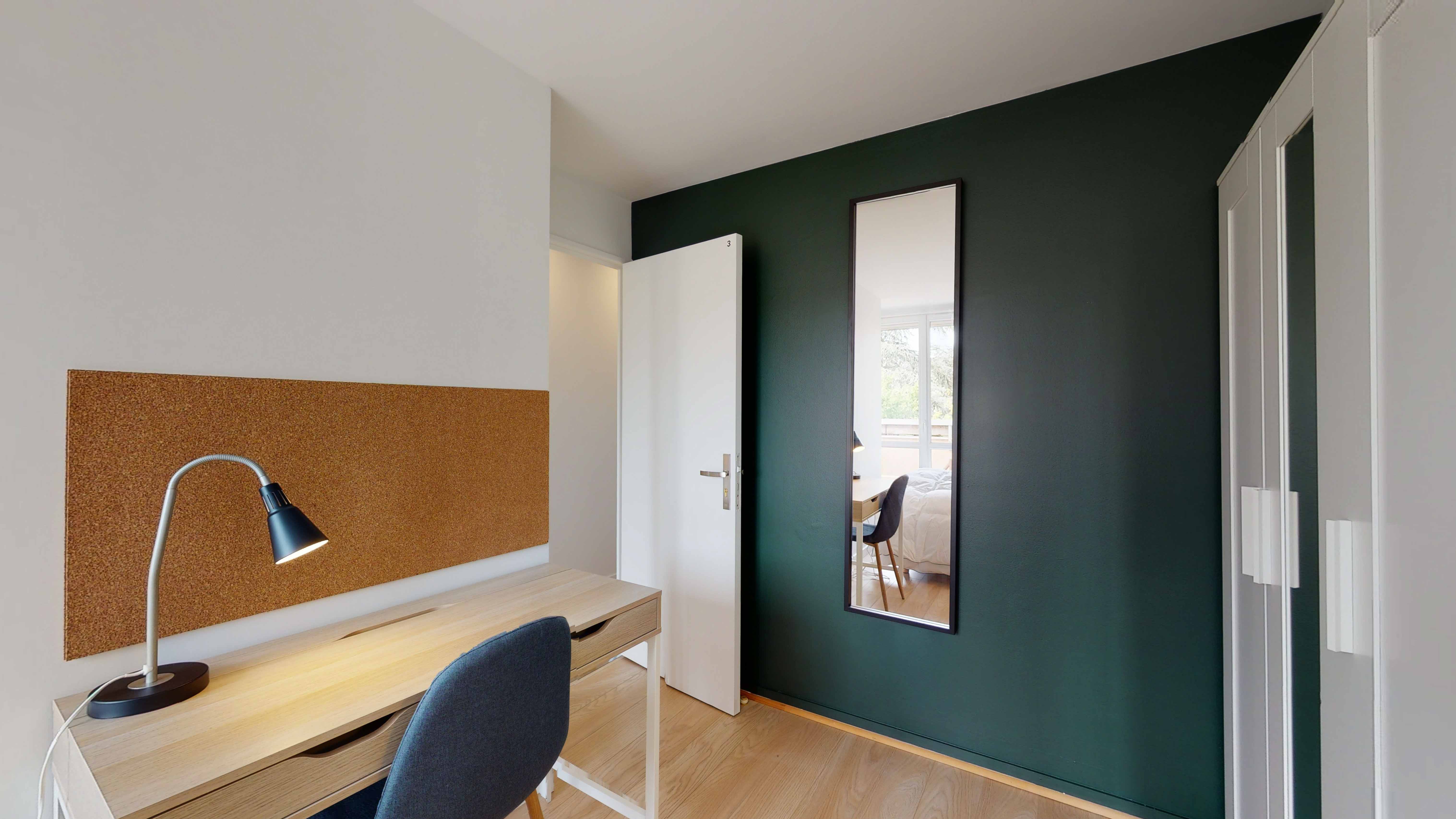 Room 4 - 3