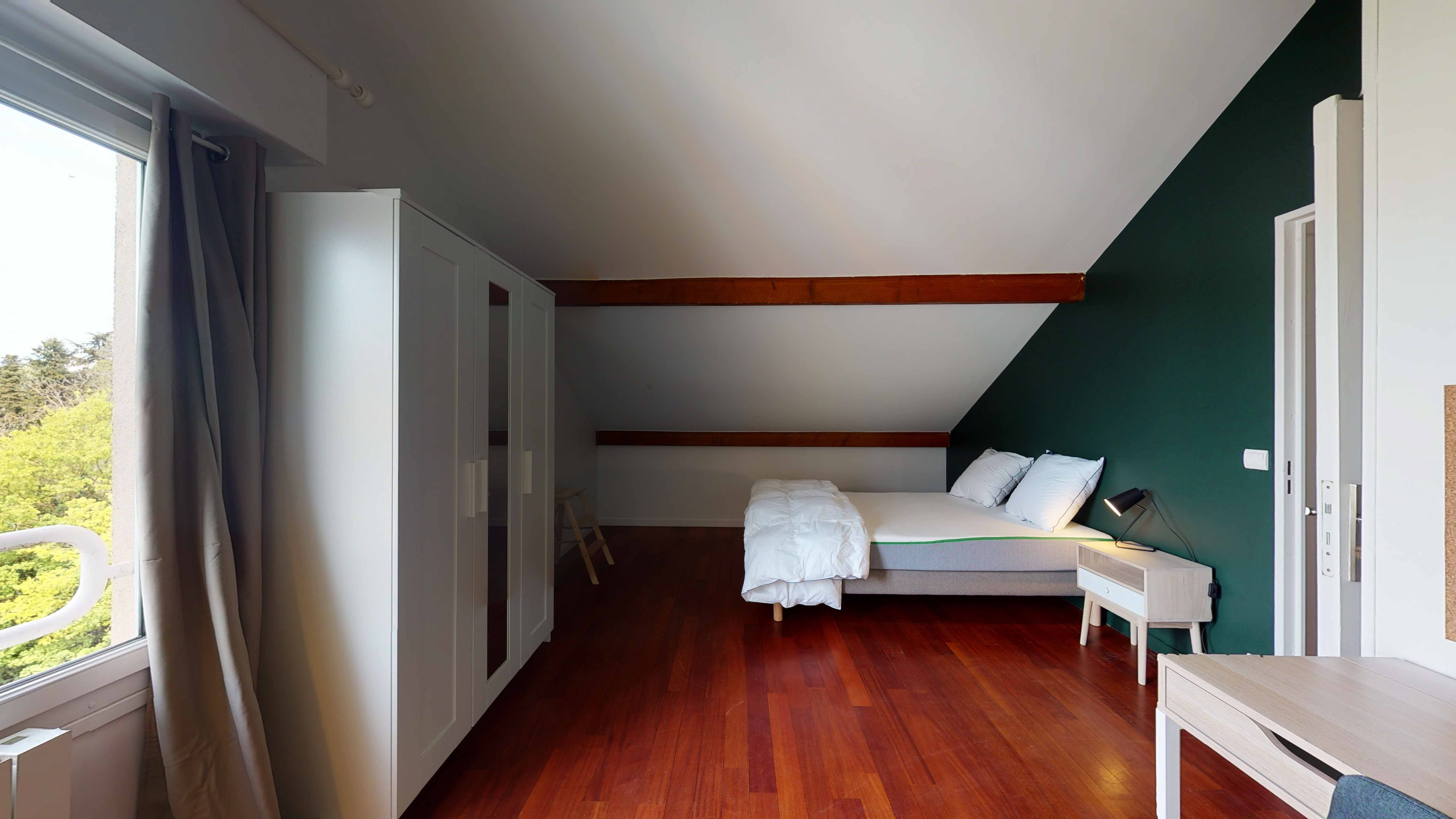 Room 6 - 1