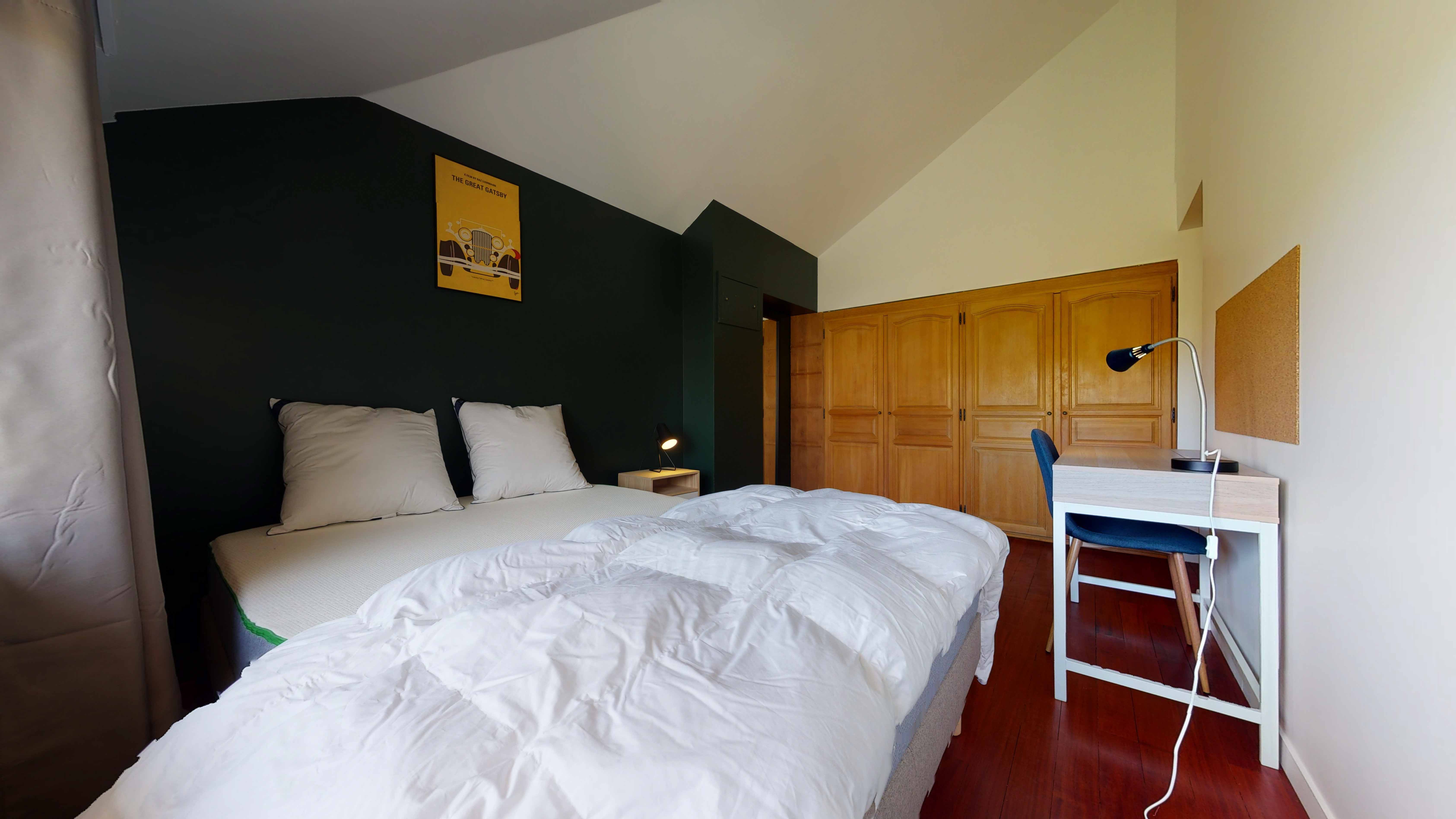 Room 5 - 2