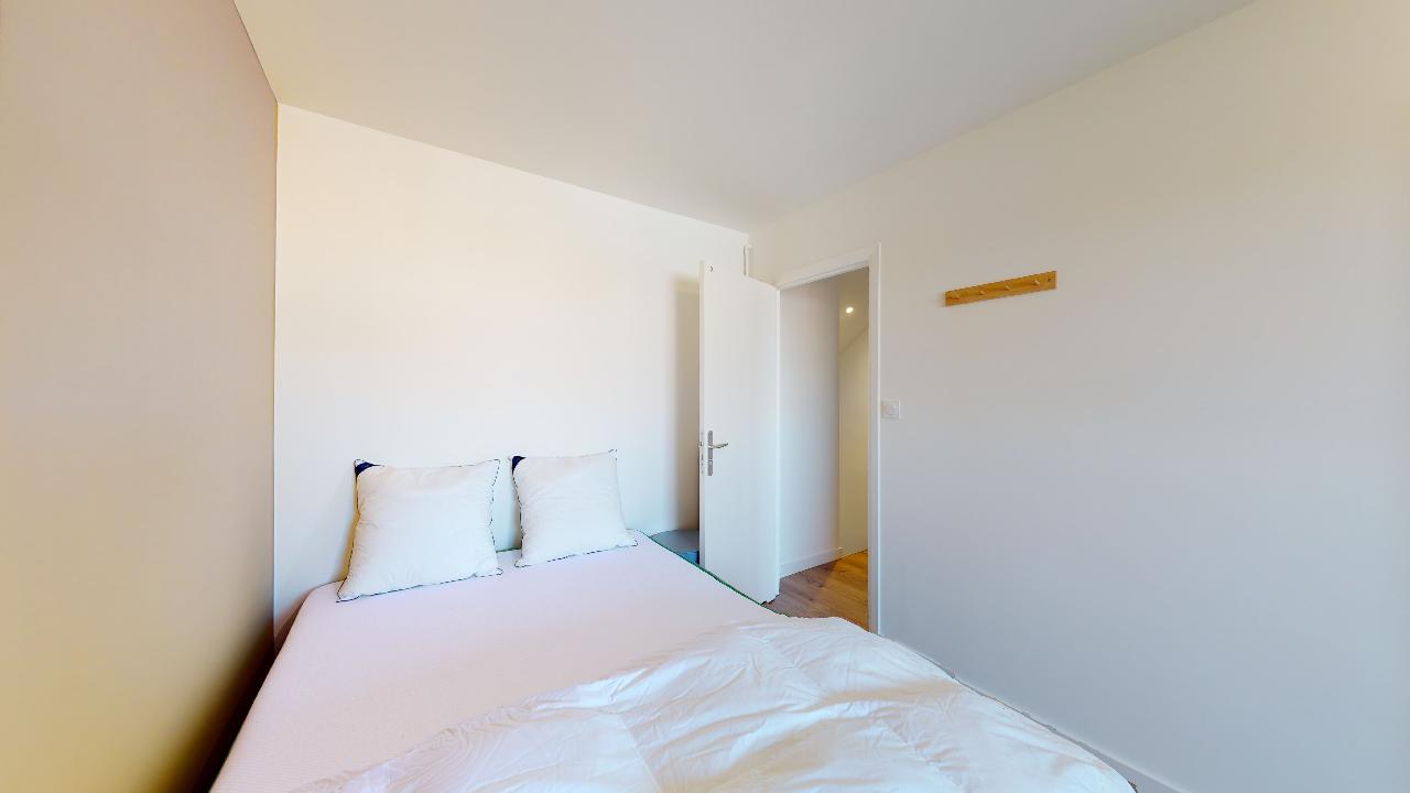 Room 4 - 4