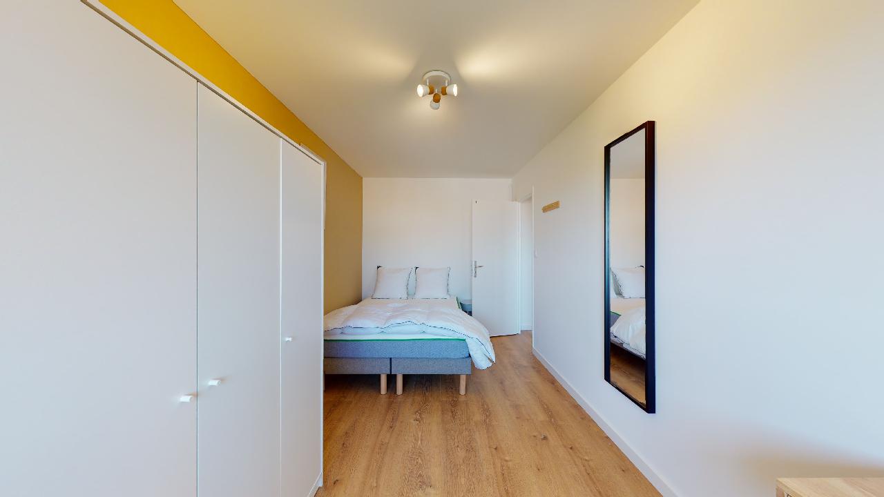 Room 4 - 2