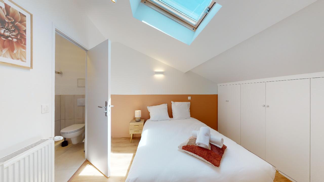  Room For One Person - 9  -  Dahlia  - Gallery -  1