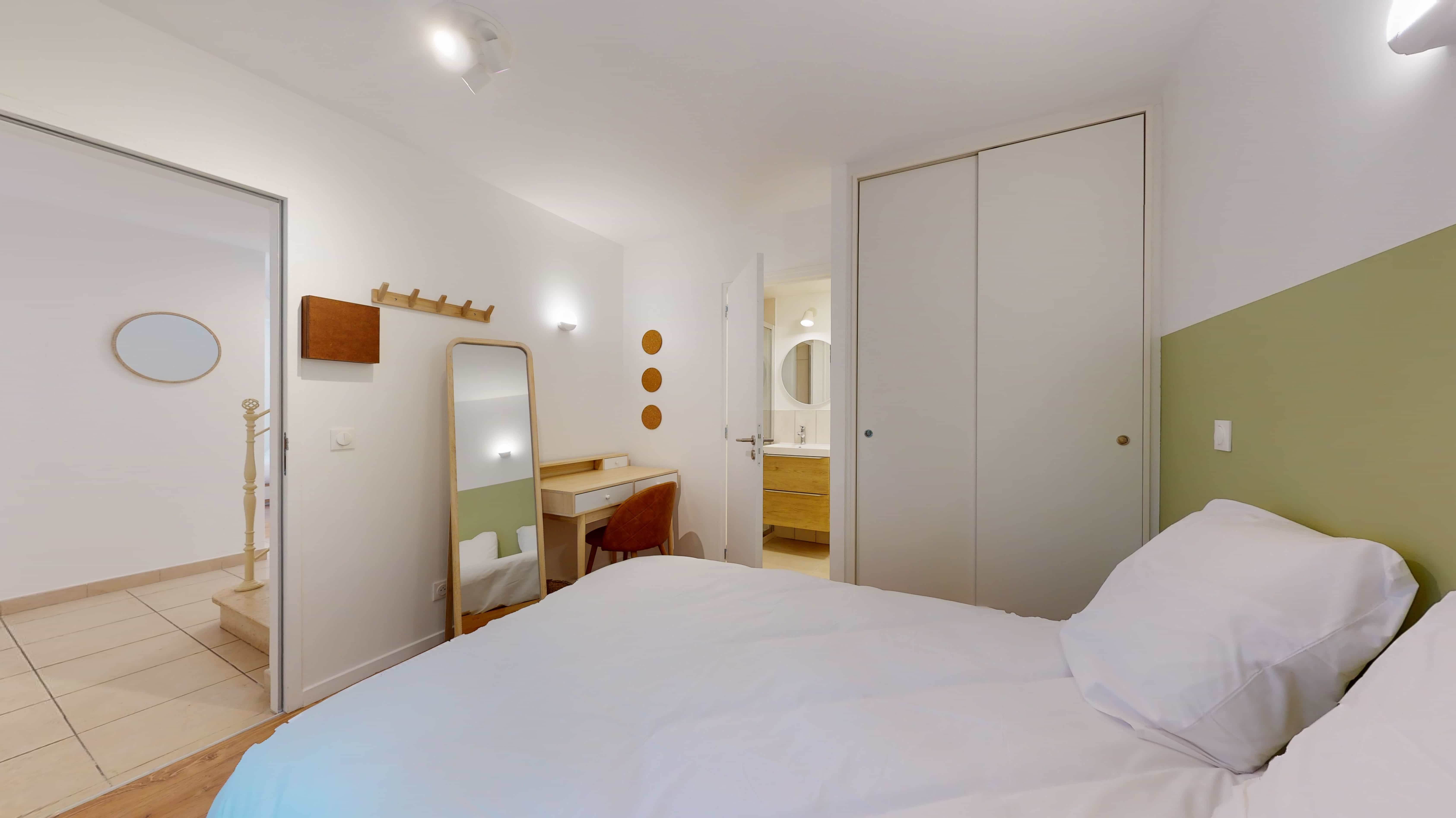Room For One Person - 2 - Jane - Gallery - 2