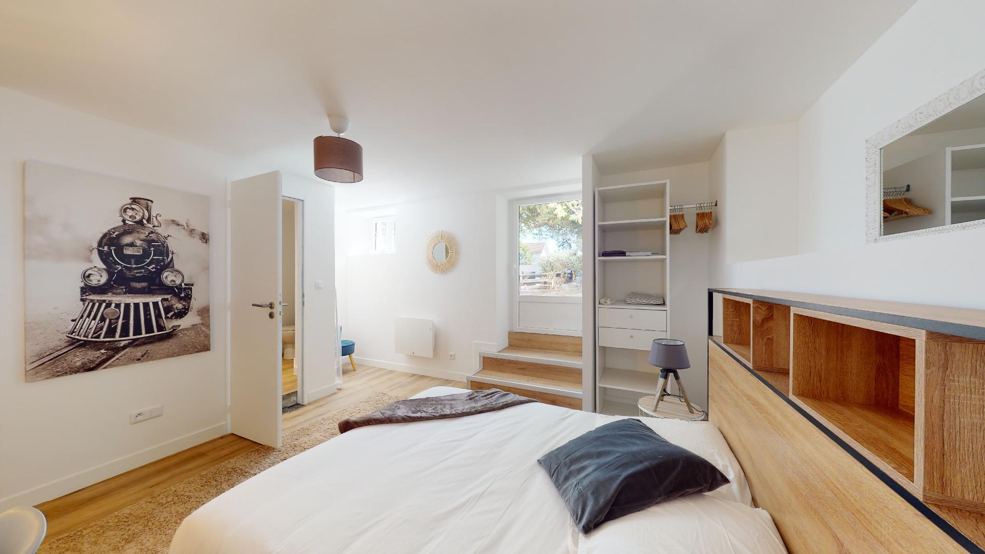 ARCHIVED - Room For One Person - 4 - 1