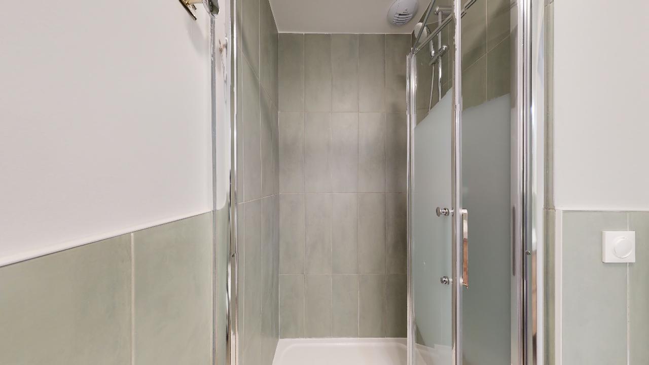 Room For 1 Person - 1 - Winema - Gallery - 3