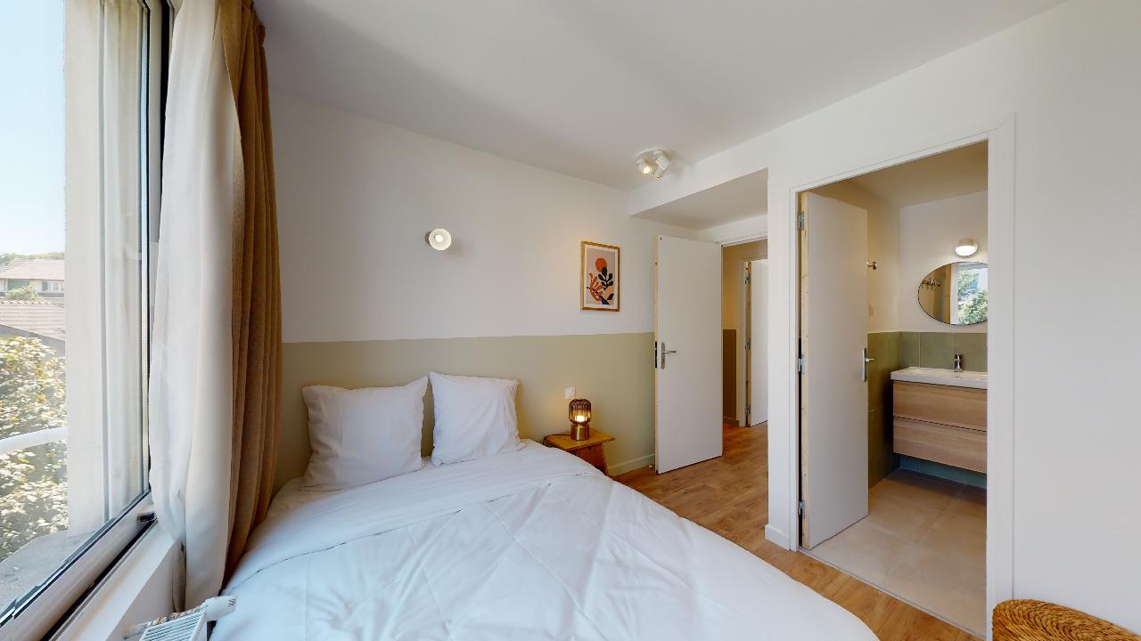 Room For 1 Person - 8 - 2