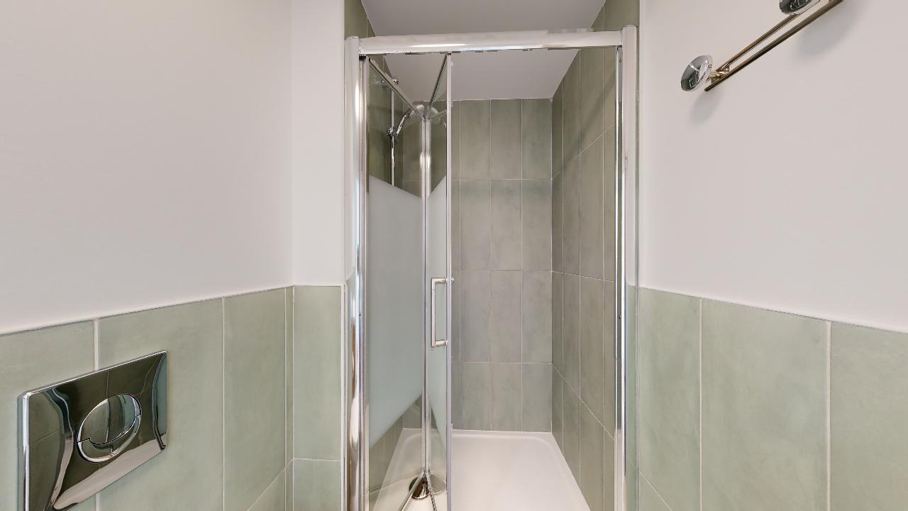 Room For 1 Person - 8 - 4