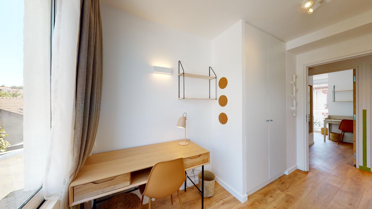 Room For 1 Person - 9 - 2