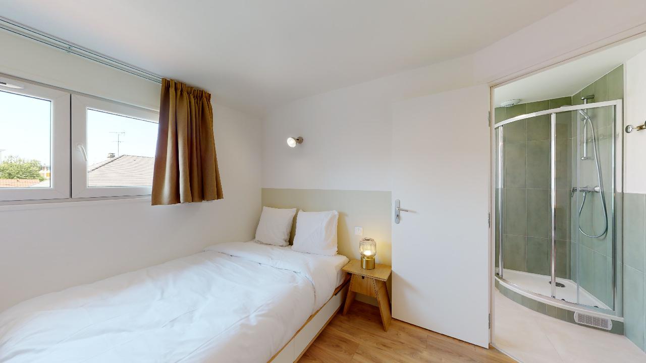 Room For 1 Person - 11 - 2