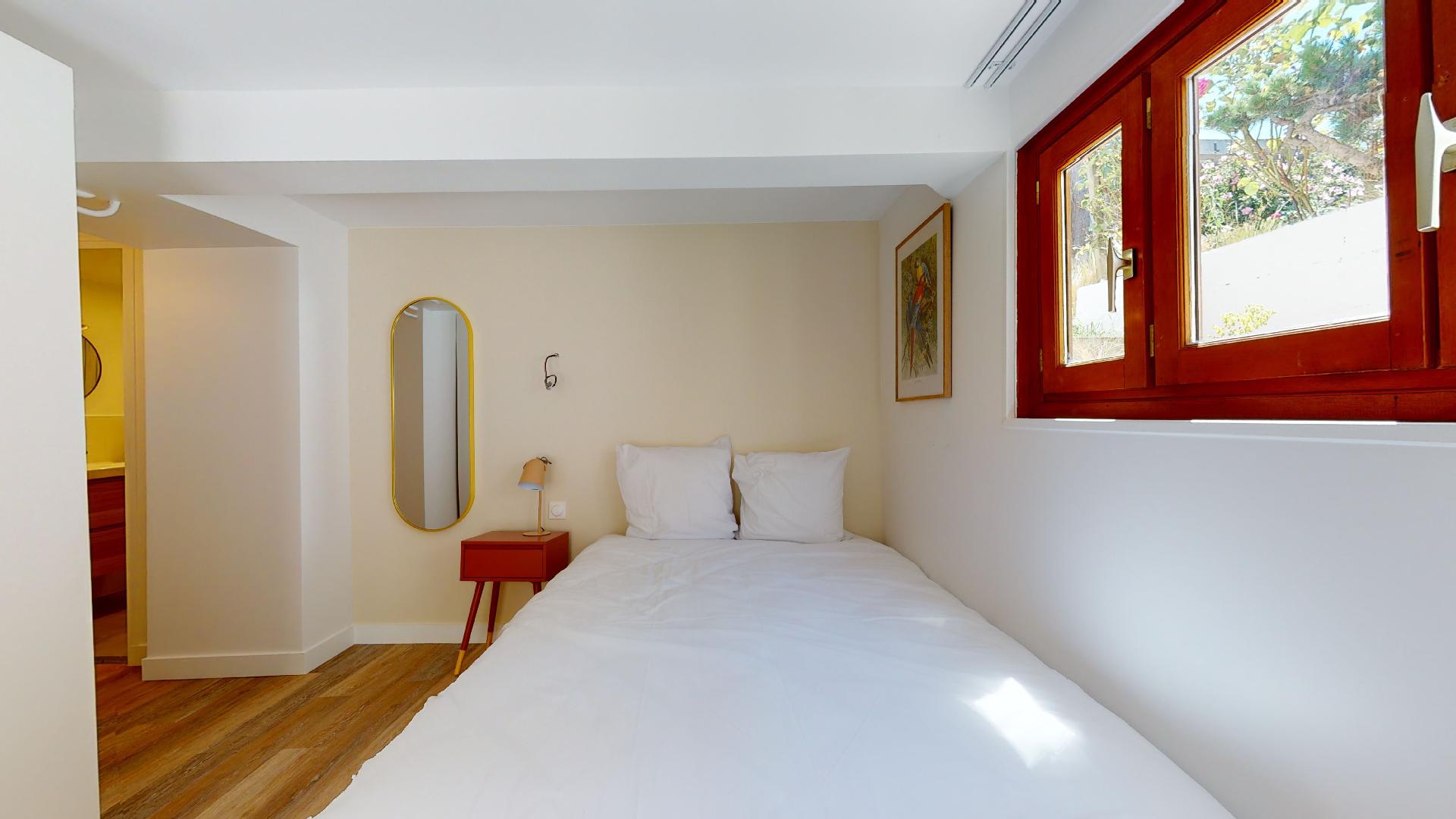 Room For 1 Person With Private Bathroom - 1  - 5