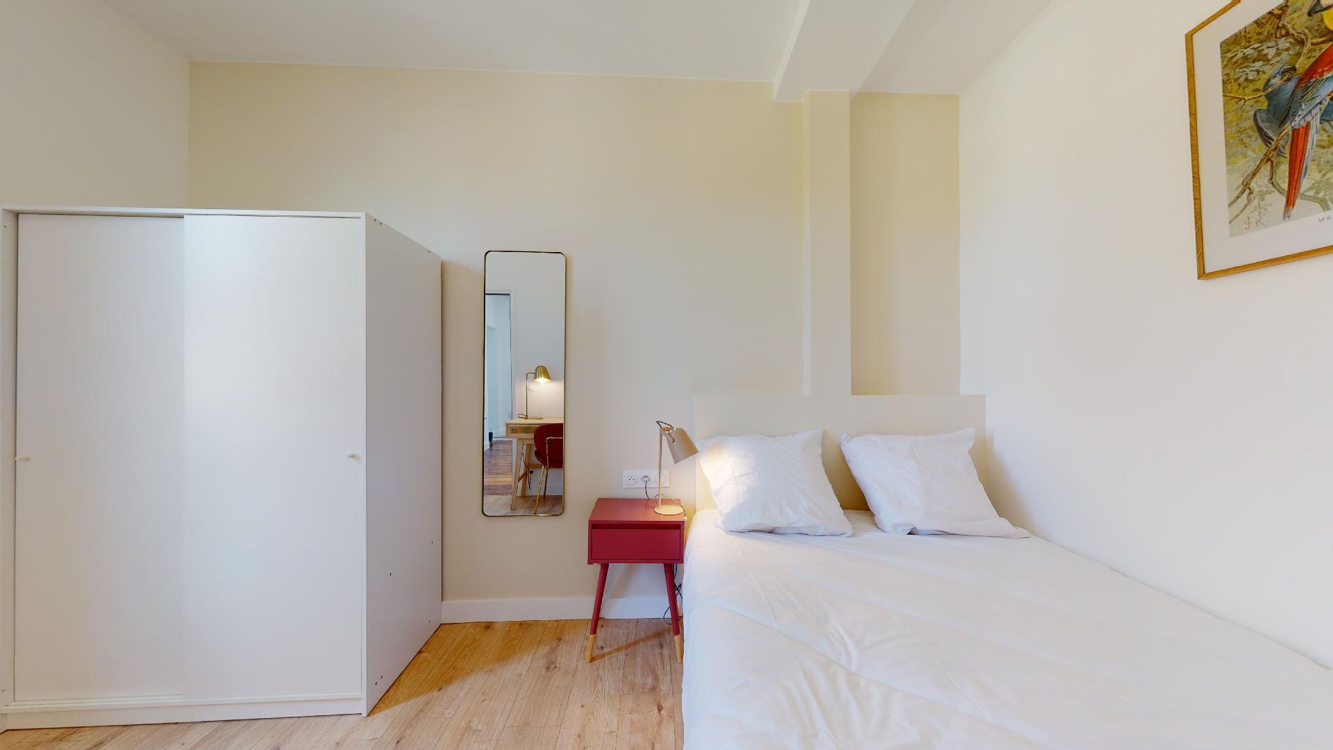 Room For 1 Person With Shared Bathroom - 6 - 3