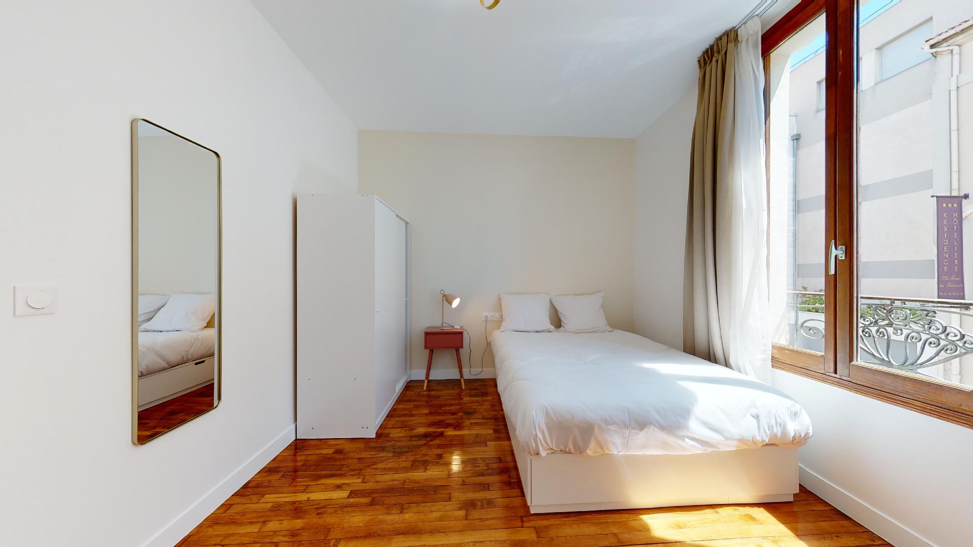 Room For 1 Person With Shared Bathroom - 7 - 3