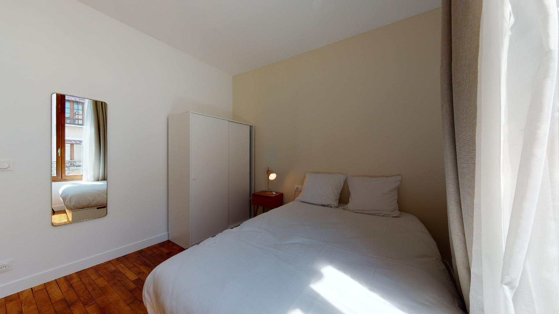 Room For 1 Person With Shared Bathroom - 7 - 1