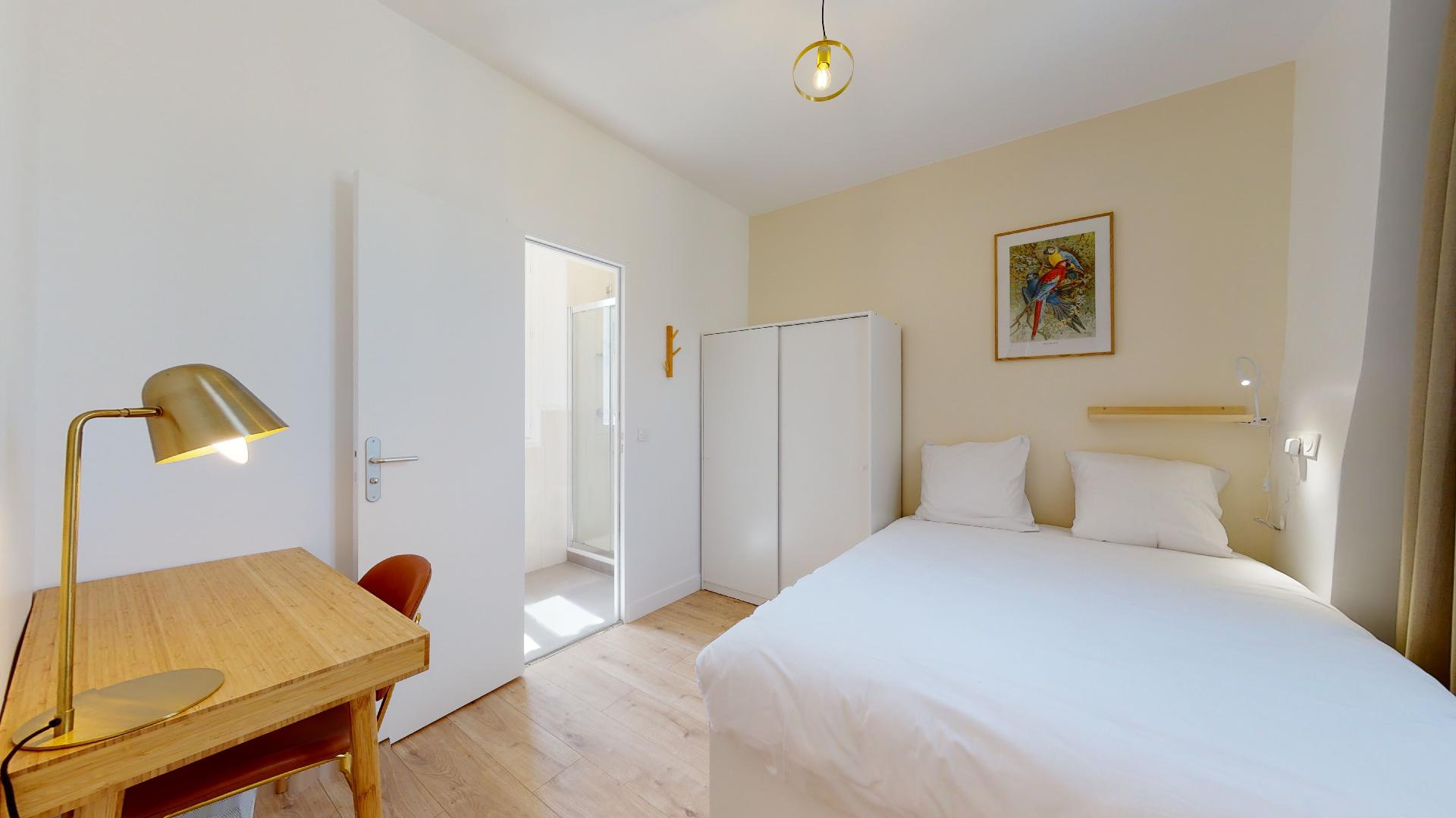 Room For 1 Person With Private Bathroom - 9 - 2