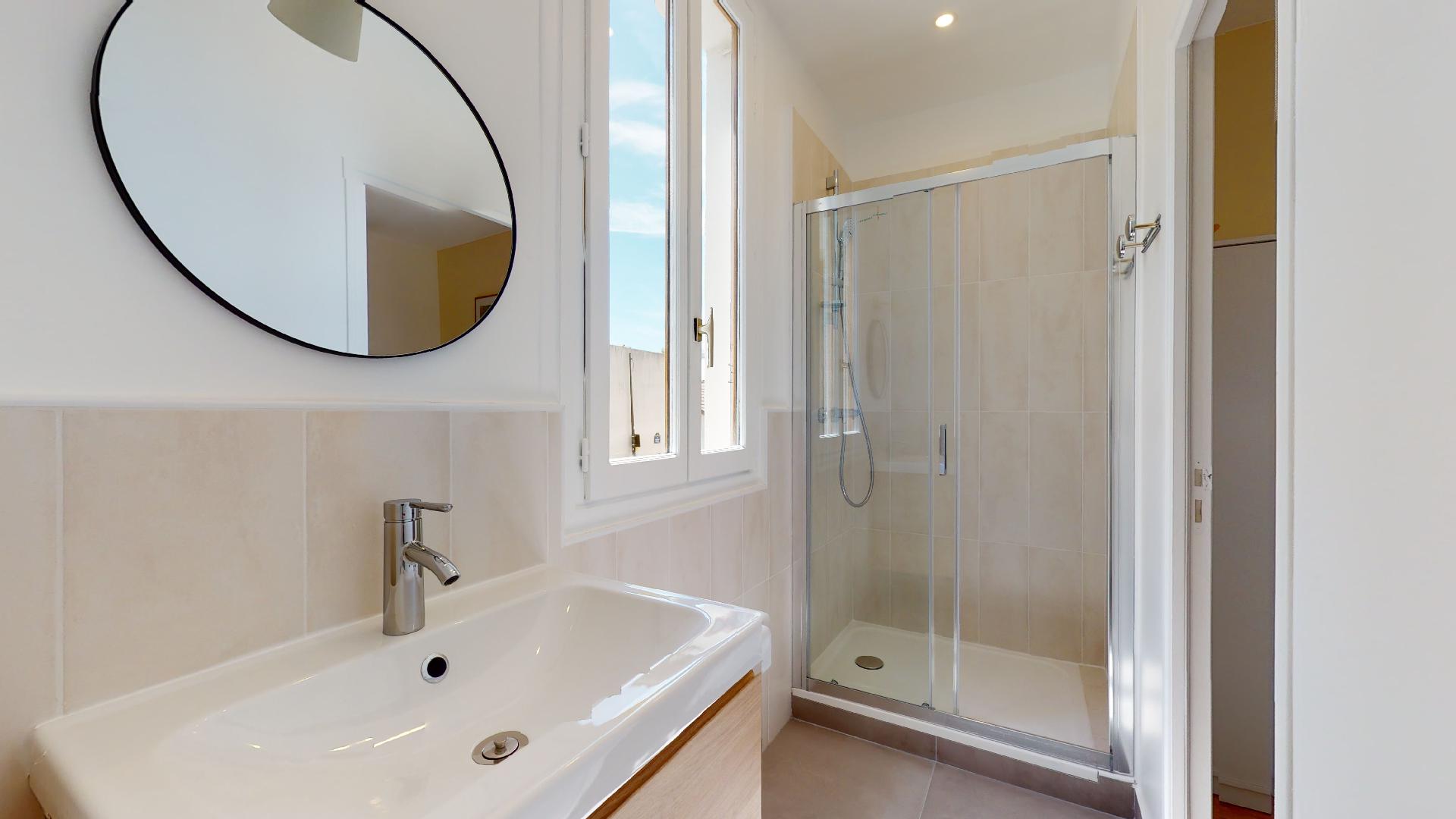 Room For 1 Person With Private Bathroom - 9 - 3