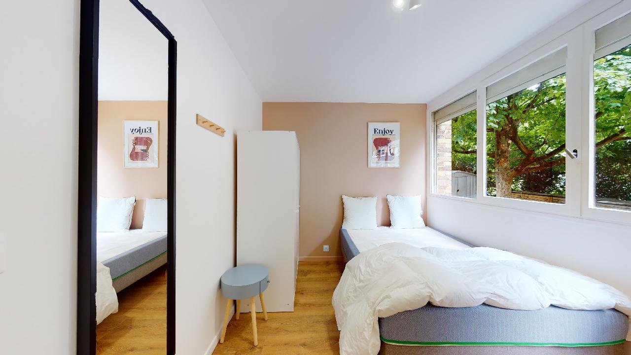 Room 1 - 1