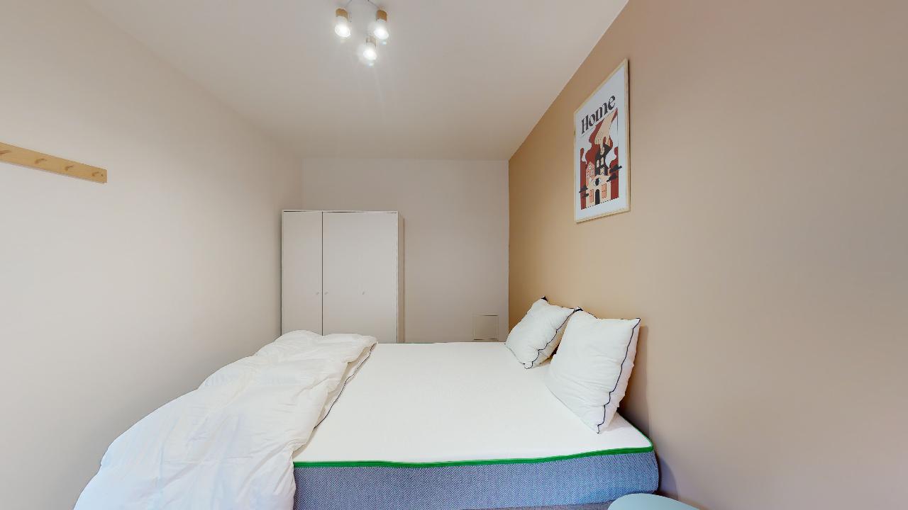 Room 5 - 1