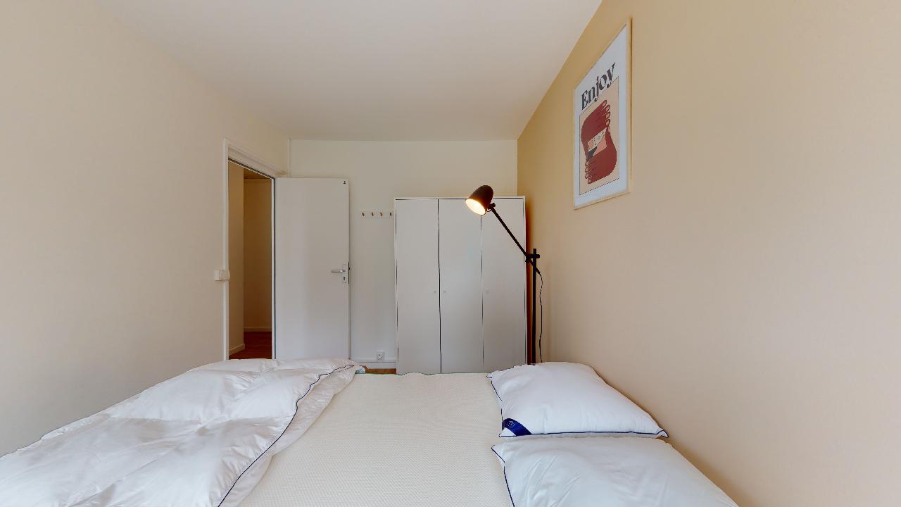 Room 2 - 3
