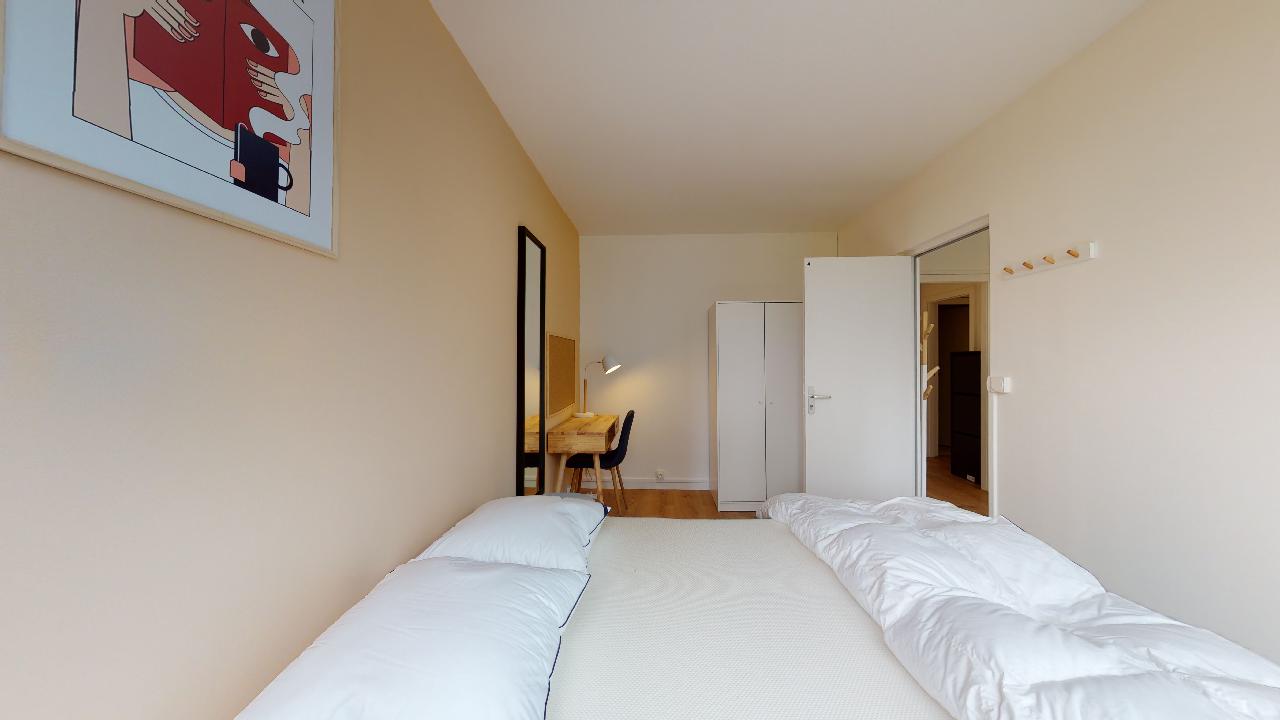 Room 4 - 2