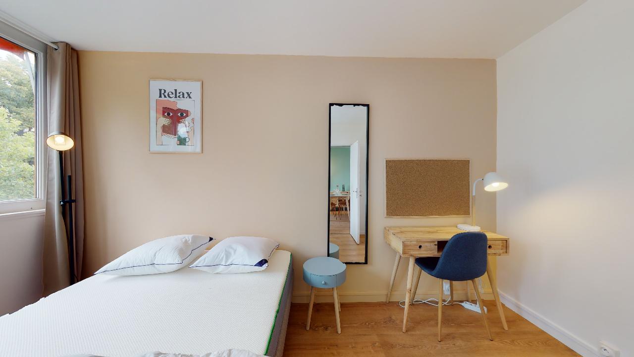 Room 4 - 1